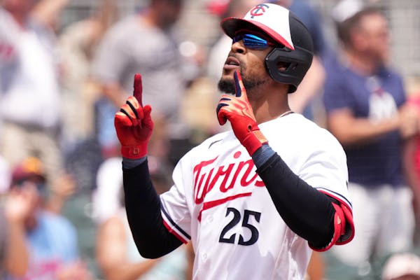 Byron Buxton’s balky knee continues to keep him away from action as the Twins head toward a possible playoff berth.