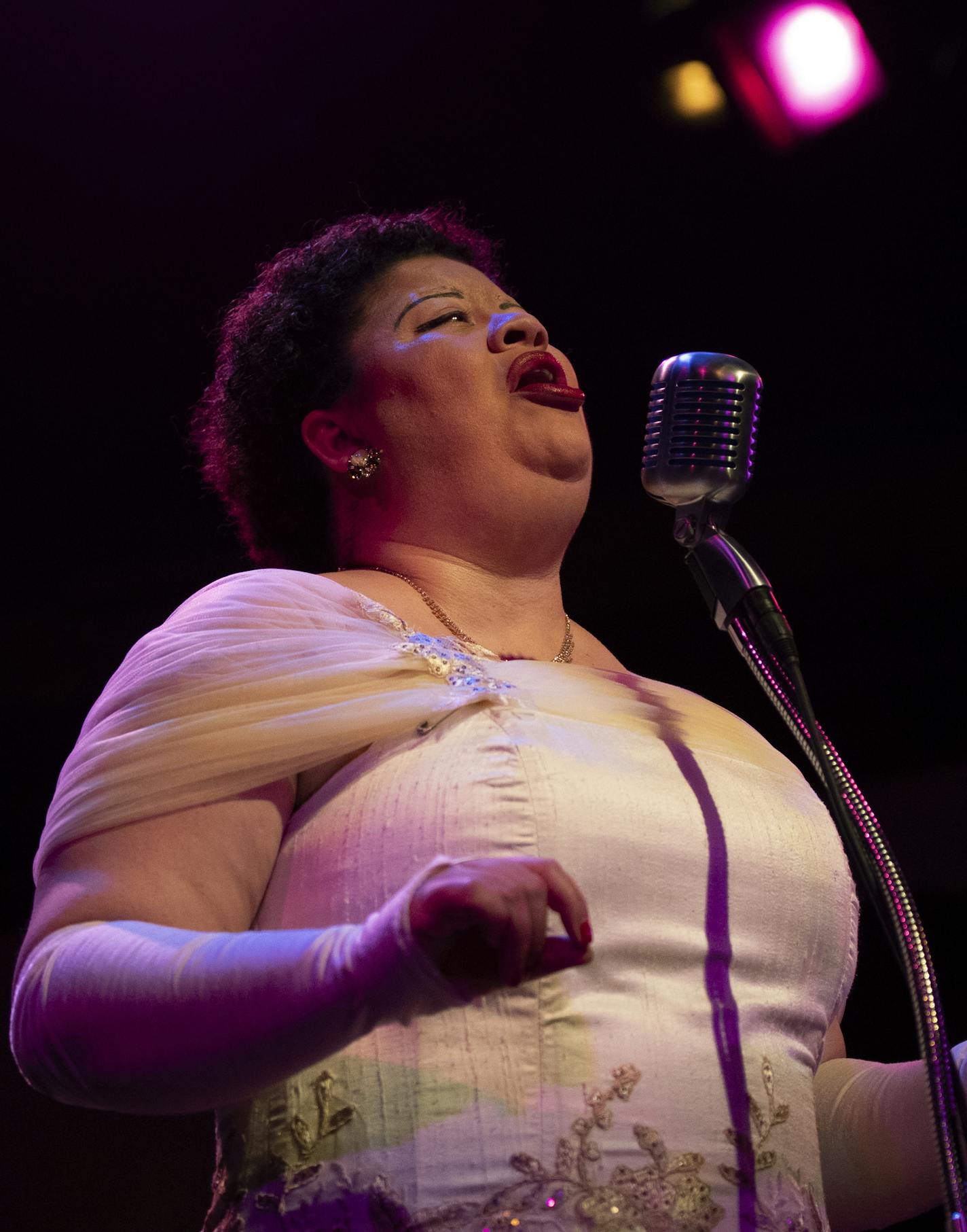 A catch-up with actor, singer and one-time dancer Thomasina Petrus on jazz icon Billie Holliday means to her ahead of her star turn in 'Lady Day at Emerson's Bar and Grill' at the Jungle Theater in Minneapolis. ] Shari L. Gross &#x2022; shari.gross@startribune.com **NOTE** Makeup director does not want any closeups of Thomasina's eyebrows -- they're still working on them. Please consider this when cropping for design. A catch-up with actor, singer and one-time dancer Thomasina Petrus on jazz ico