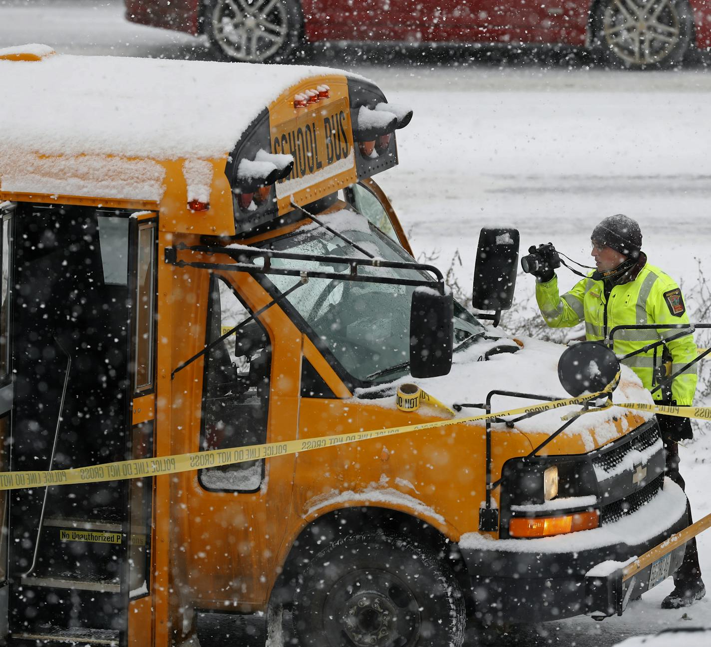 The driver of a school bus was taken to the hospital in a shooting on HWY 35 near downtown. A person of interest was taken into custody.] RICHARD TSONG-TAATARII &#x2022; richard.tsong-taatarii@startribune.com