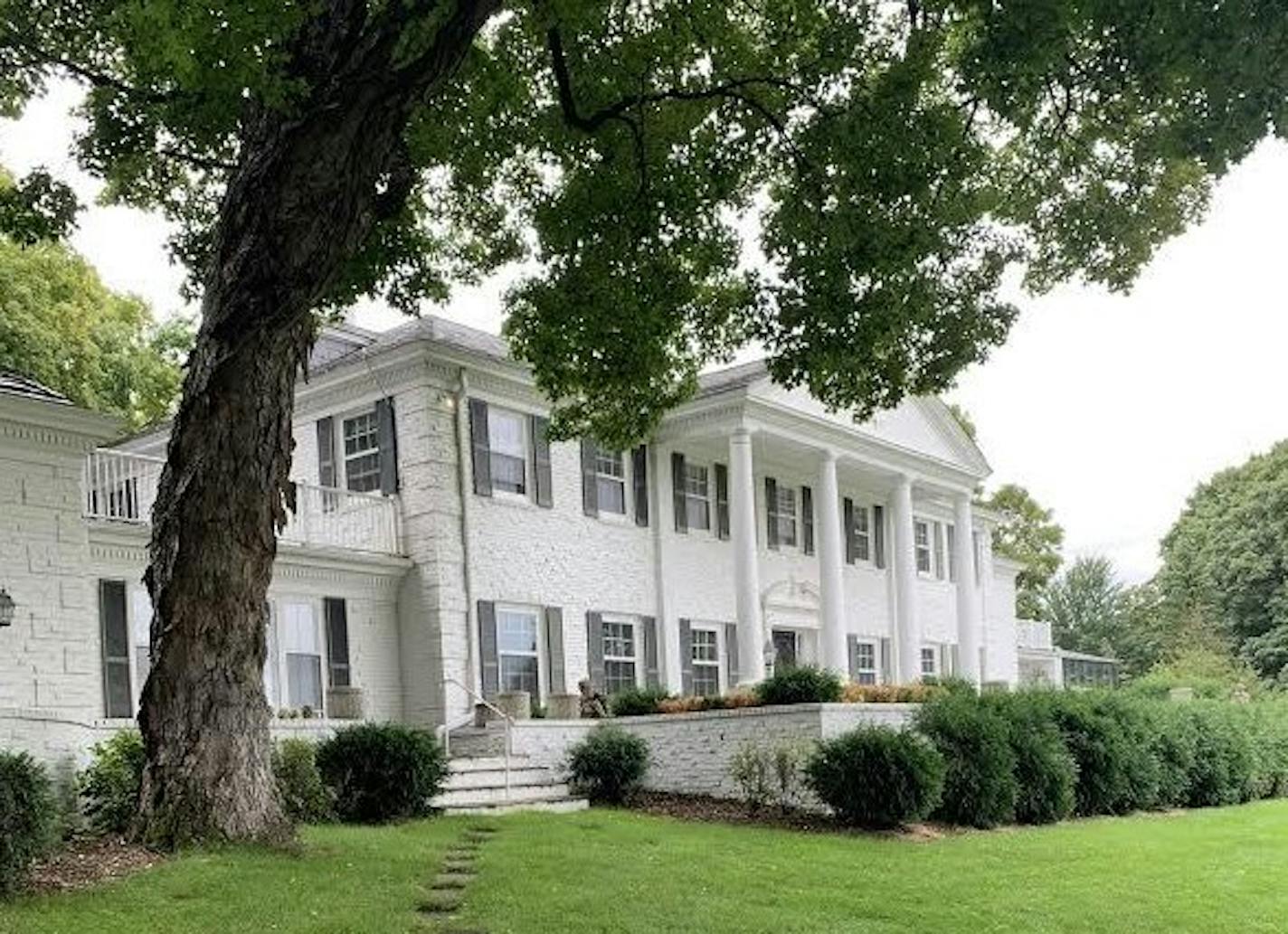 Irwin Jacobs' Lake Minnetonka home.