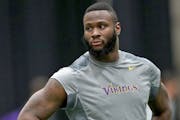 Minnesota Vikings newly acquired running back Latavius Murray worked out at Winter Park, Tuesday, April 25, 2017 in Eden Prairie, MN. ( ELIZABETH FLOR