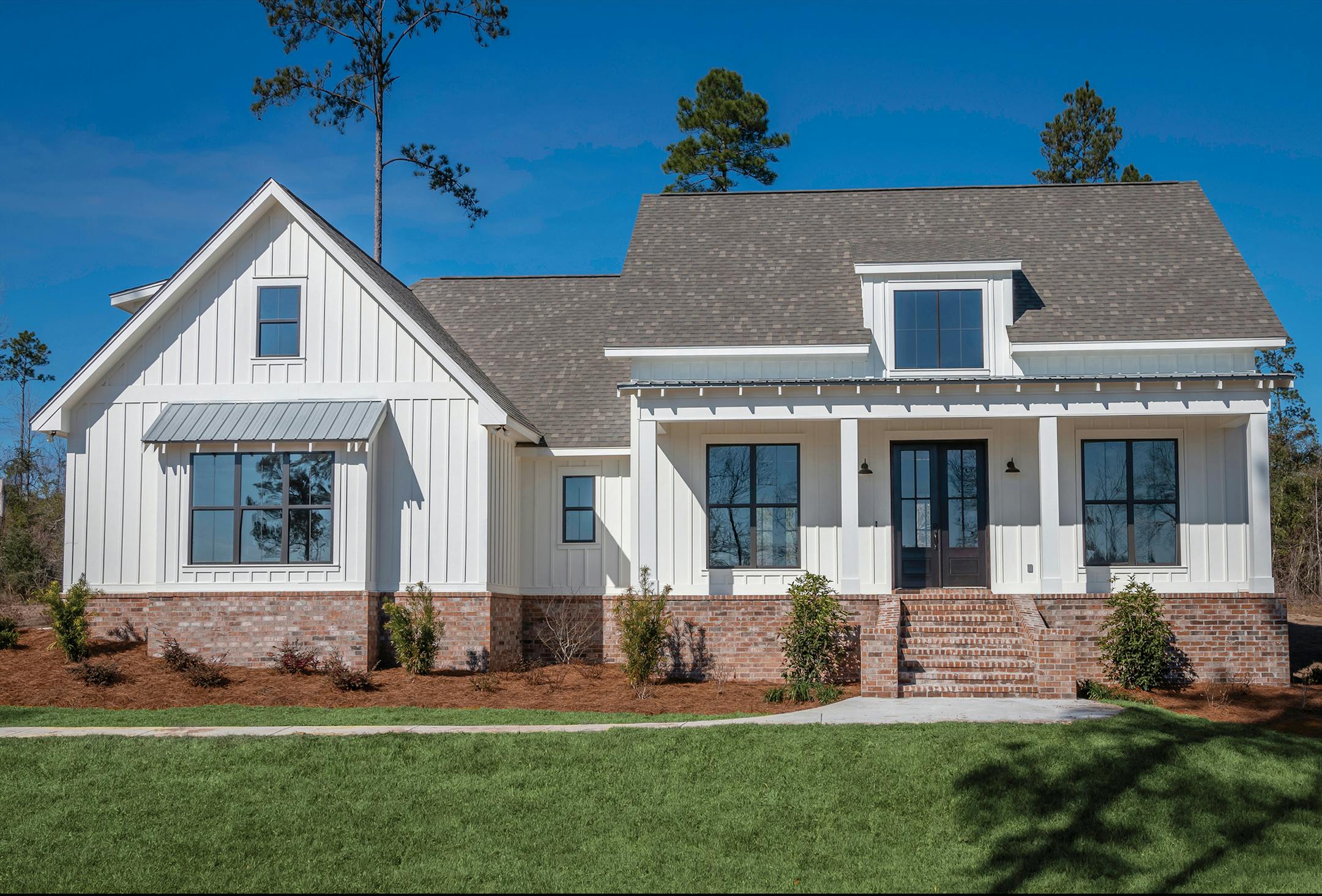 Home plan: Country curb appeal with a modern layout ORG XMIT: MIN1904020724097188