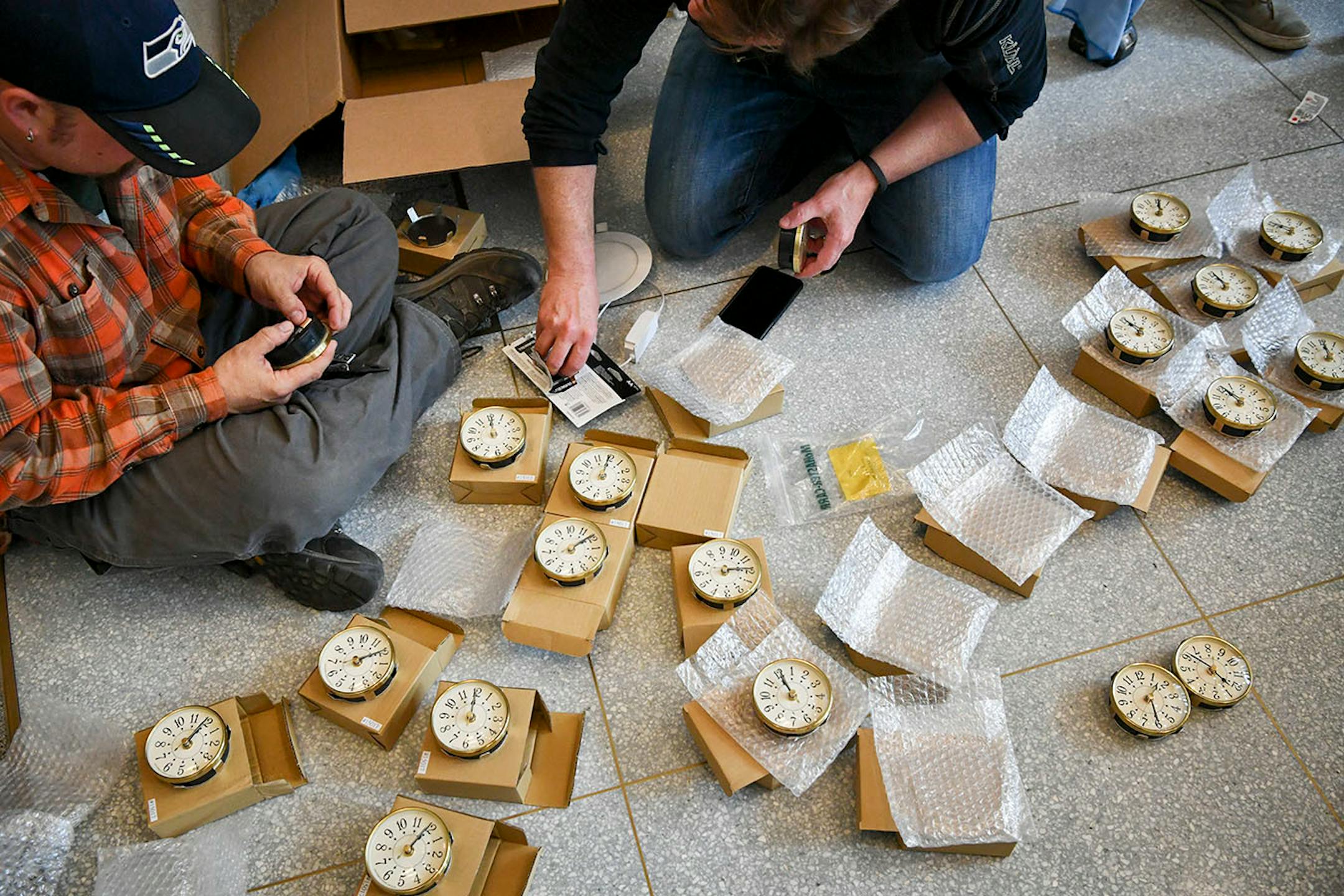 Preparing the 24-hour time display.