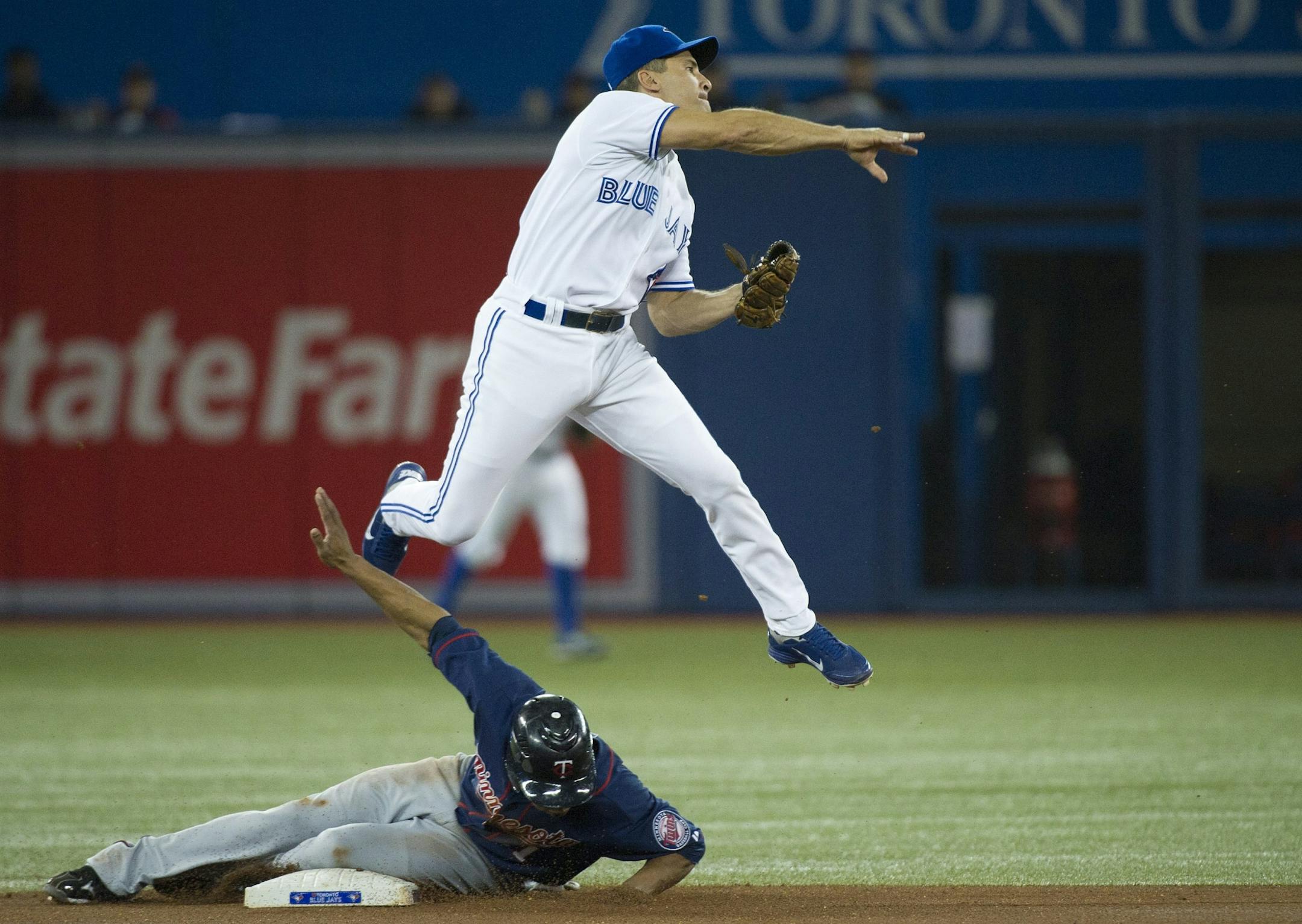 Toronto Blue Jays shortstop Omar Vizquel
