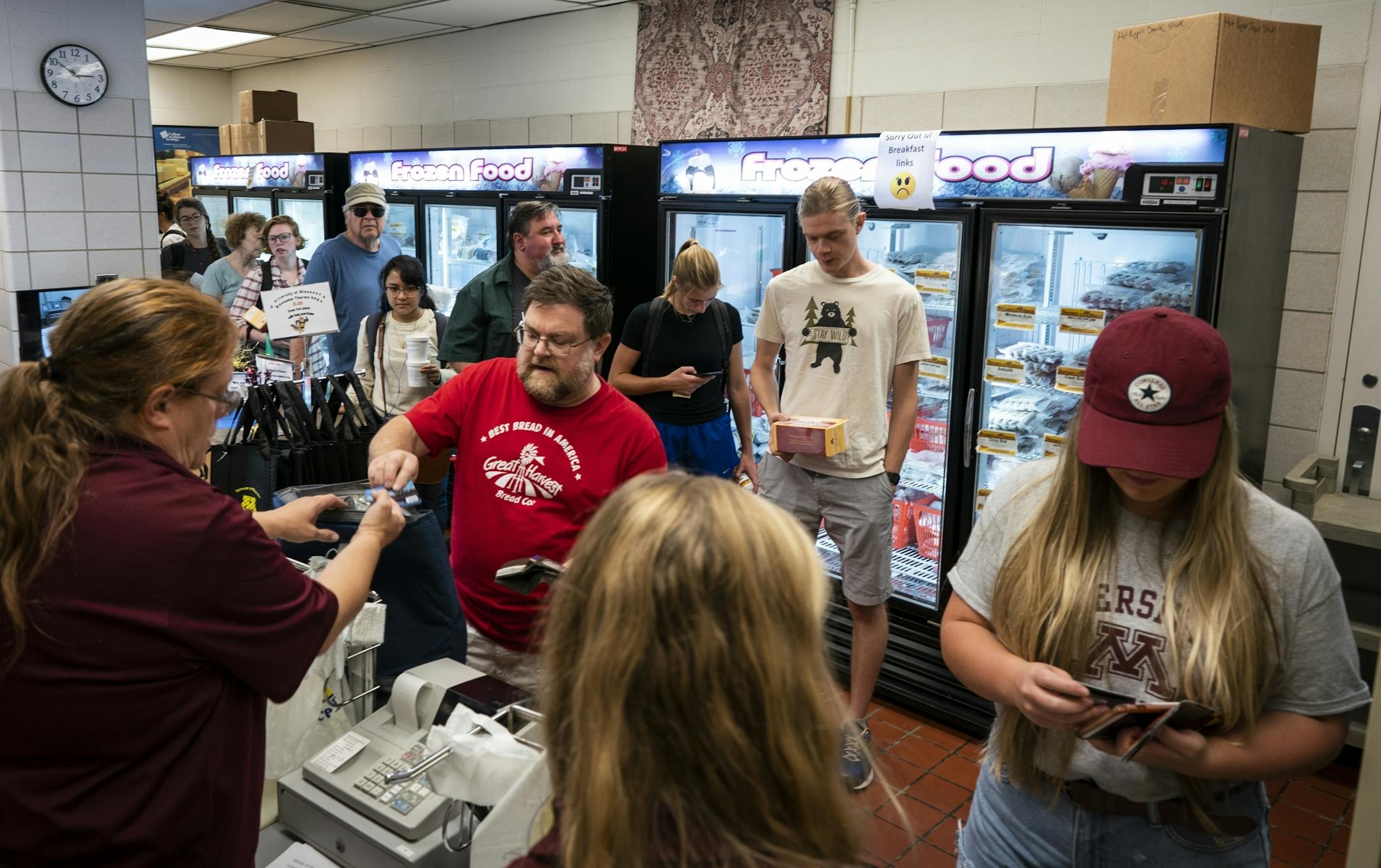 A busy afternoon in the Meat and Dairy salesroom.