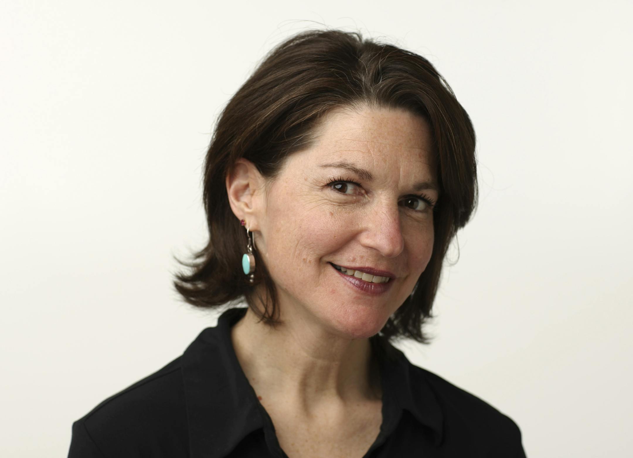 JEFF WHEELER ï jwheeler@startribune.com MINNEAPOLIS - 2/11/09 - New metro columnist Gail Rosenblum. IN THIS PHOTO: ] Star Tribune metro columnist Gail Rosenblum.