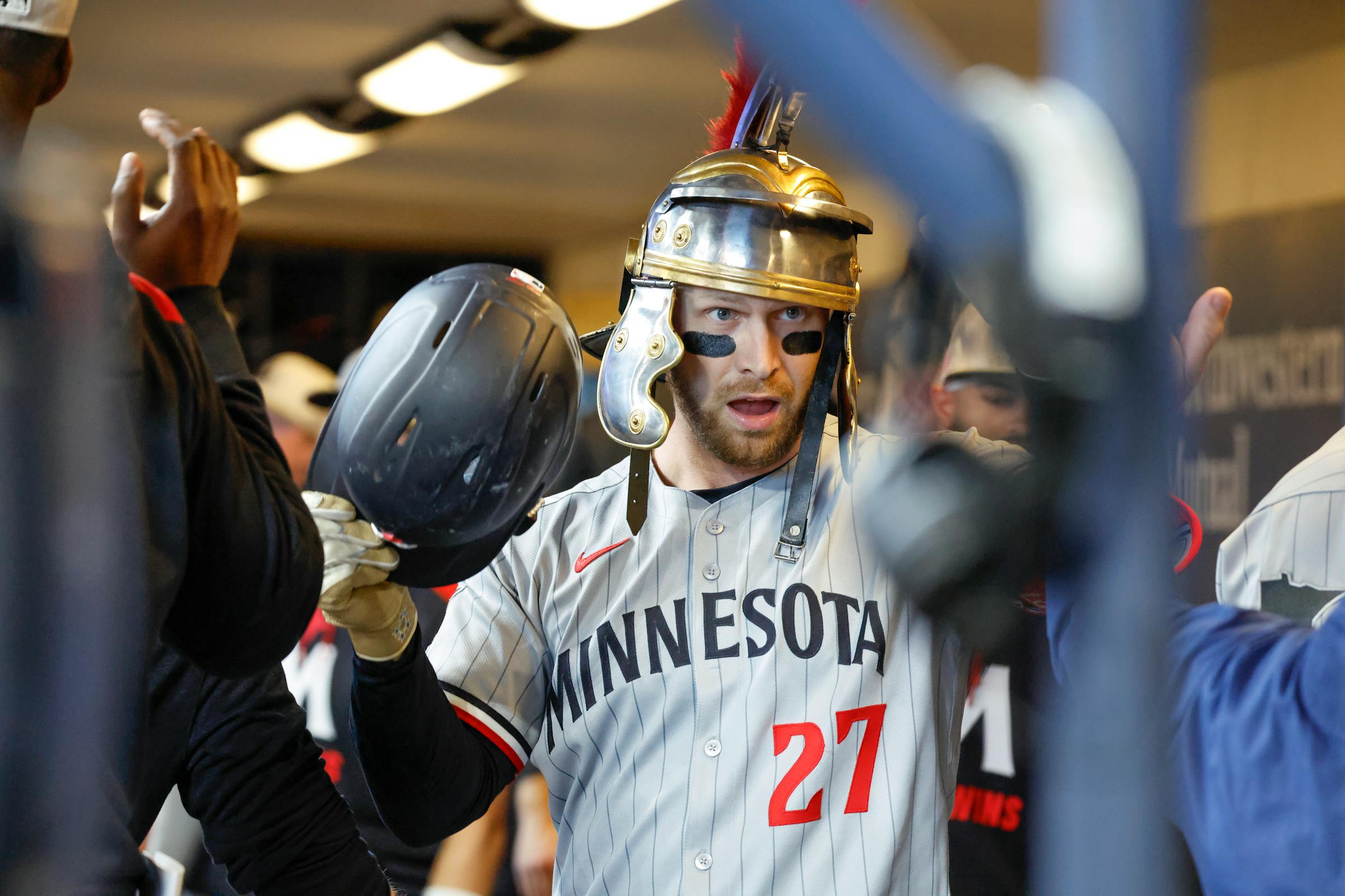 Twins run winning streak to 13 games with third shutout in a row