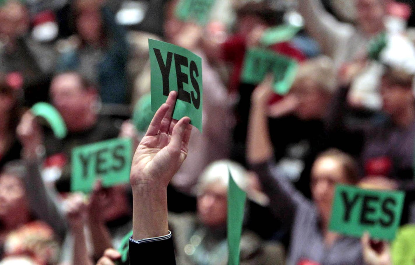 Several hundred voting members of the Minneapolis area synod voted "Yes," to approve the resolution with an amendment.