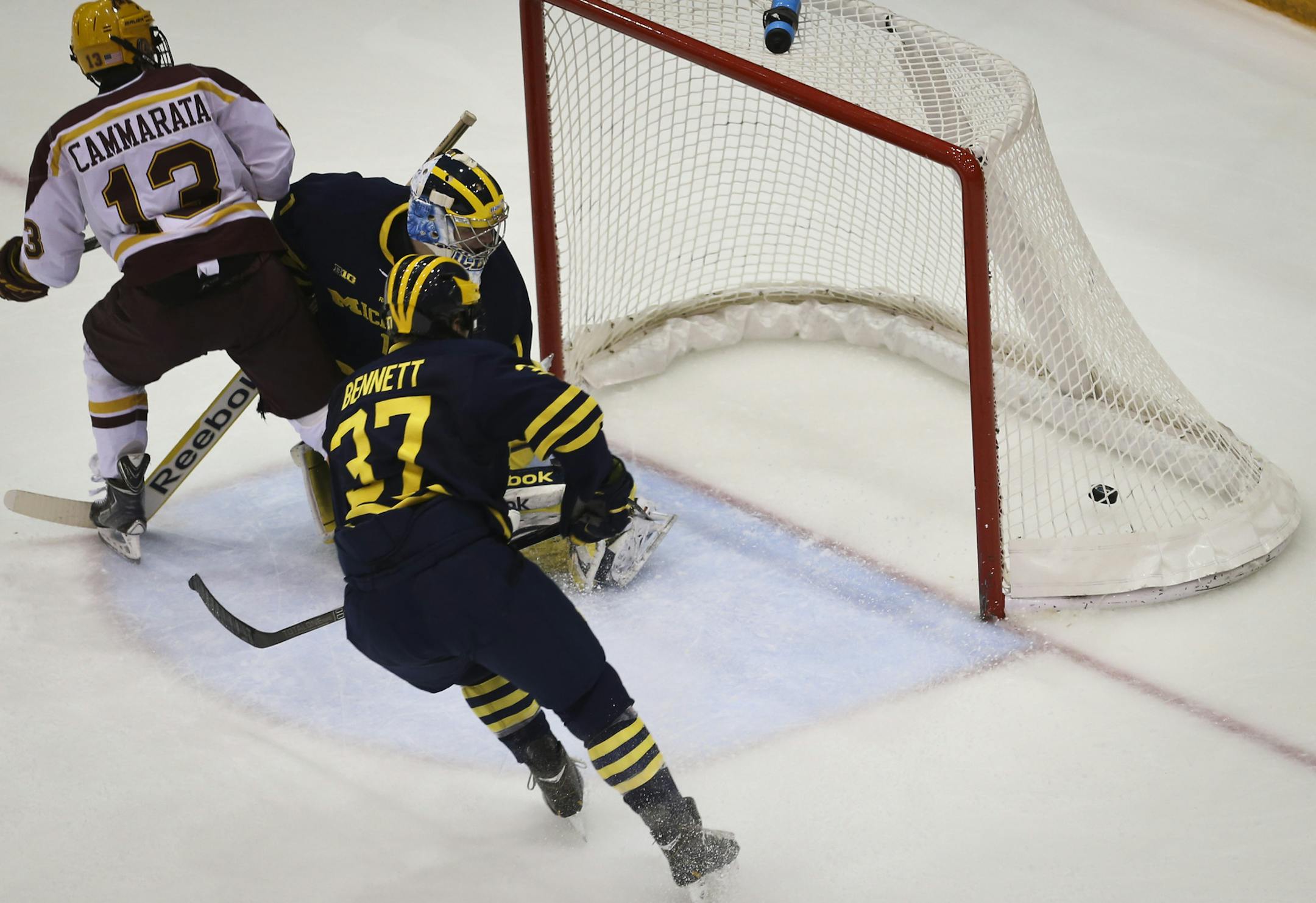 Taylor Cammarata scoredduring the second period of the Minnesota Gophers men's hockey game vs. Michigan Wolverines on Friday, February 14, 2014 in Minneapolis, Minn. ] (RENEE JONES SCHNEIDER reneejones@startribune.com)