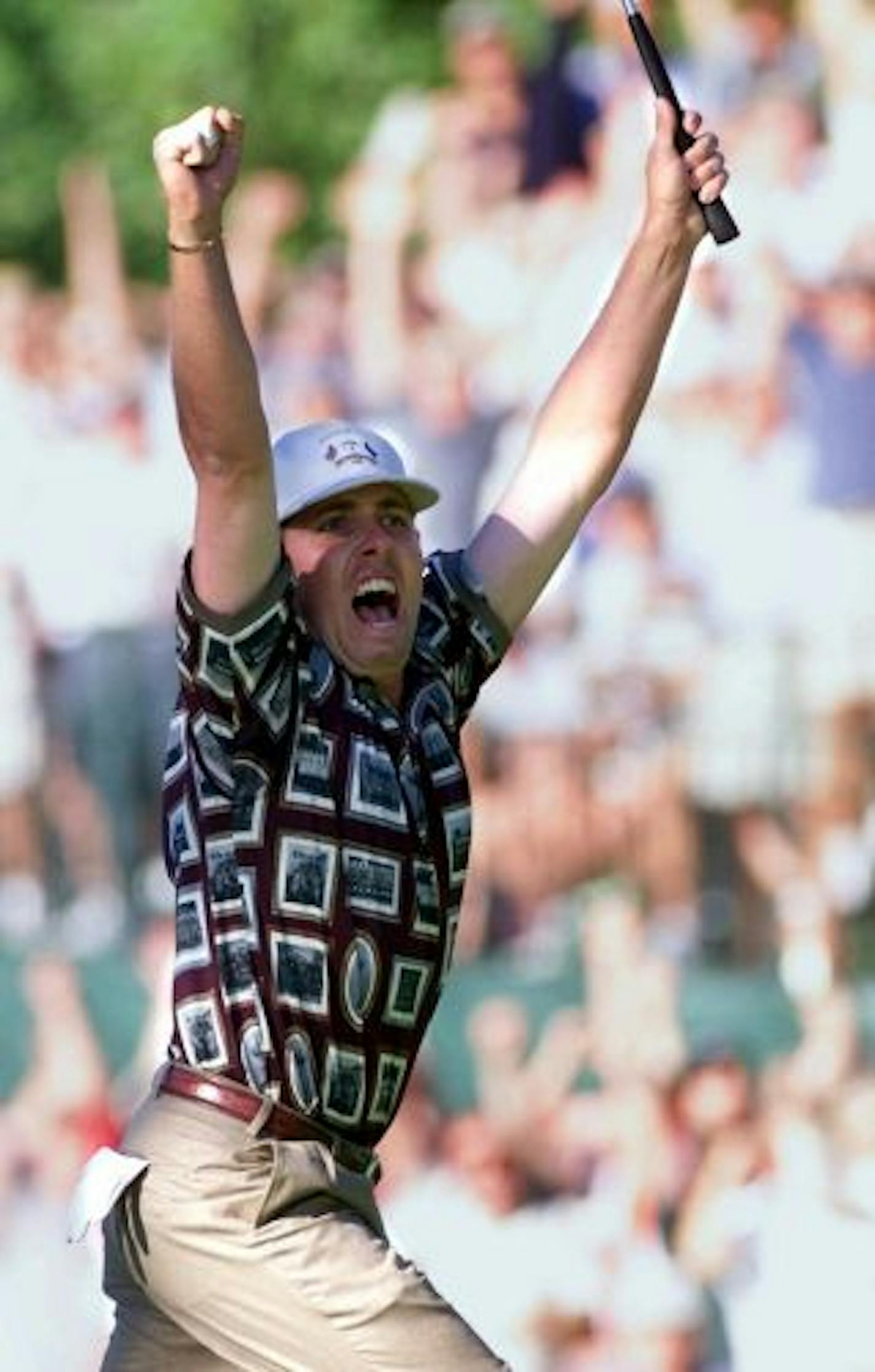 Justin Leonard celebrated after sinking a 45-foot birdie putt on the 17th hole of his singles match Sunday to clinch the 1999 Ryder Cup for the United States team.