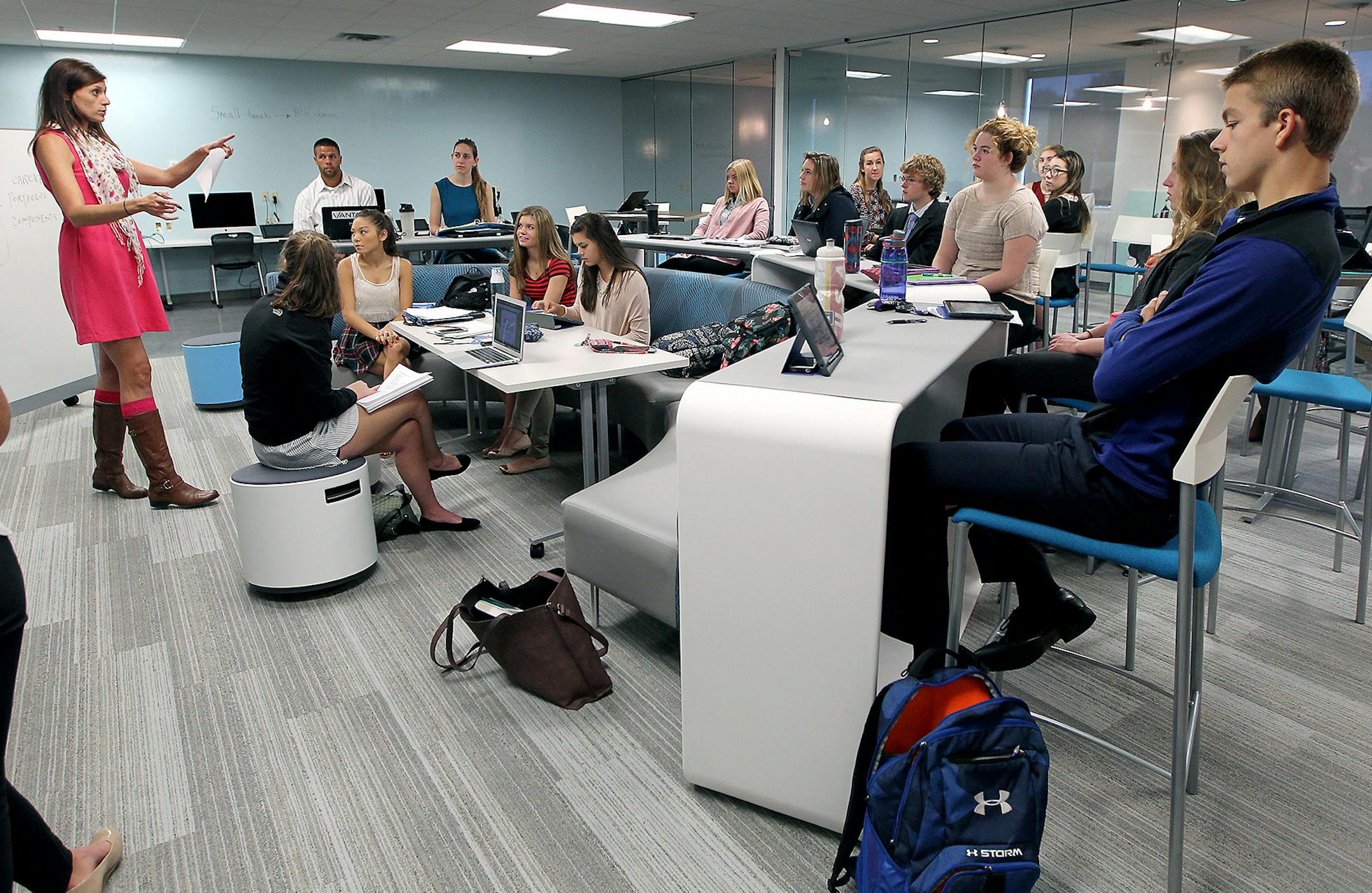 Minnetonka High School teacher Leah Dasovich prepared her class for interviews during class in the VANTAGE advanced professional program, Thursday, September 24, 2015 in Minnetonka, MN. ] (ELIZABETH FLORES/STAR TRIBUNE) ELIZABETH FLORES &#x2022; eflores@startribune.com