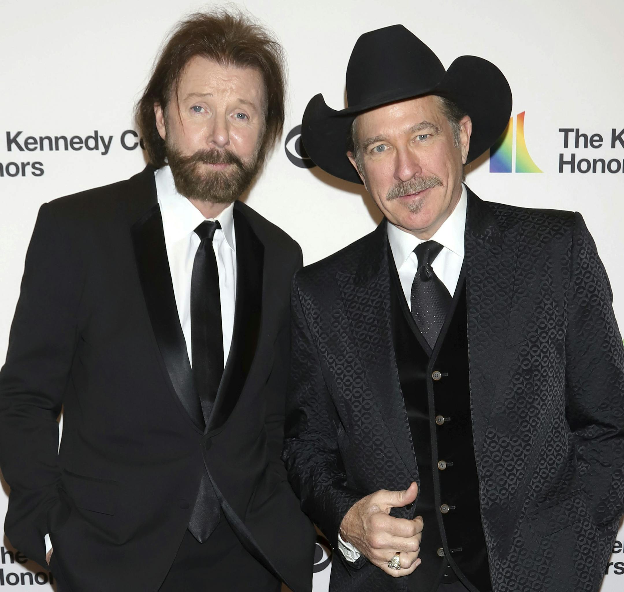 Ronnie Dunn and Kix Brooks revisit old hits.