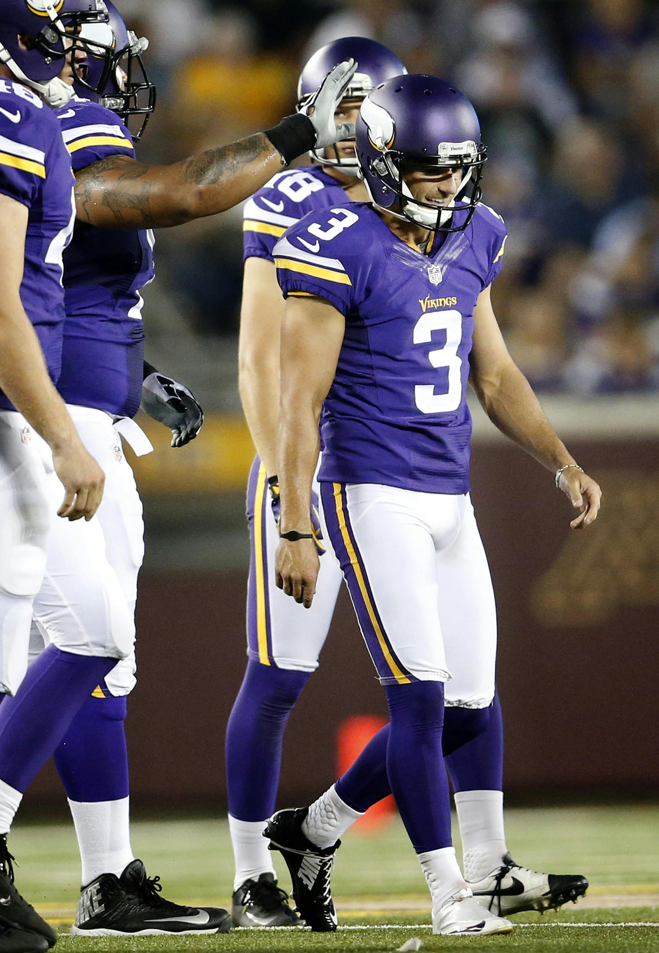 Minnesota Vikings kicker Blair Walsh (3) walked back to the sidelines after missing a kick in the second quarter. ] CARLOS GONZALEZ cgonzalez@startribune.com - August 16, 2014 , Minneapolis, Minn., NFL, TCF Bank Stadium, Minnesota Vikings vs. Arizona Cardinals