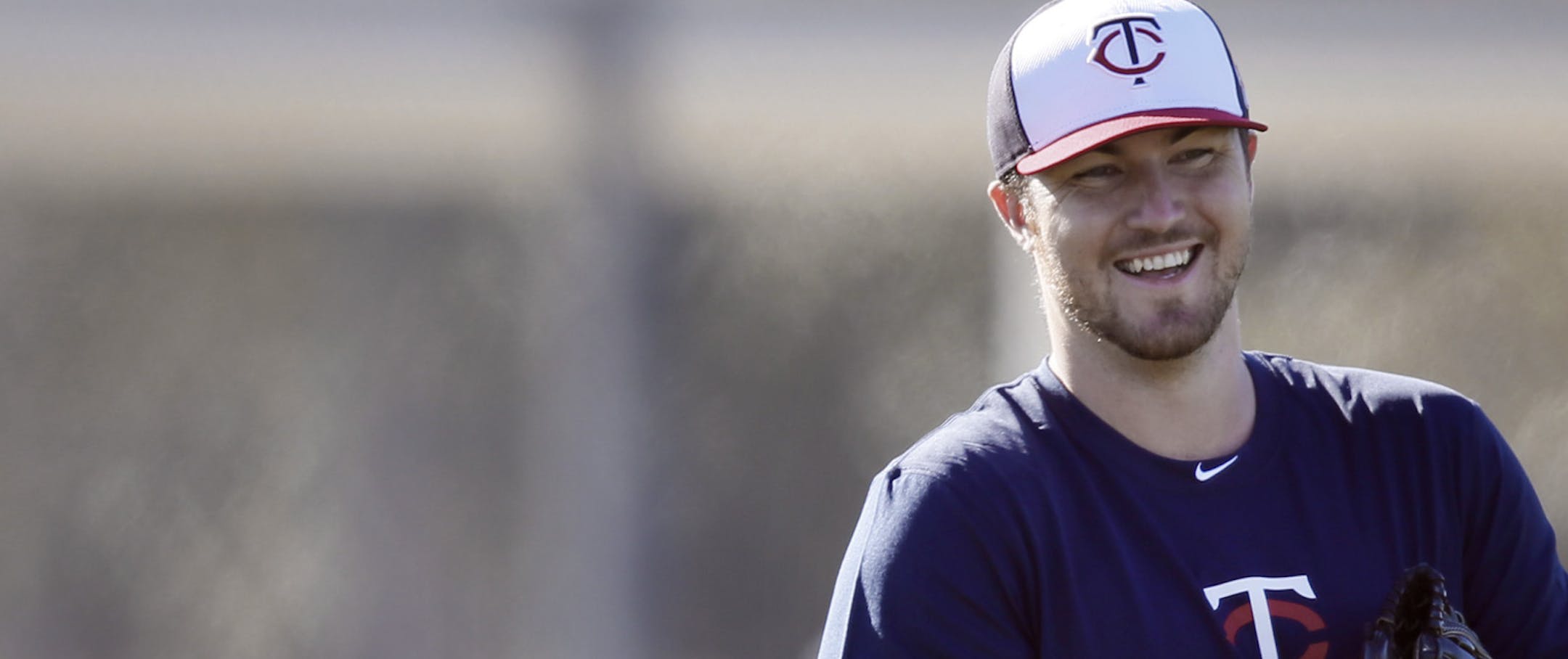 Twins pitchers Phil Hughes left and Brian Duensing warmed up Sunday Feb 16. 2014 in Fort Myers, Florida Lee County Sports Complex. Pitchers and catchers report to camp on Sunday.] JERRY HOLT jerry.holt@startribune.com