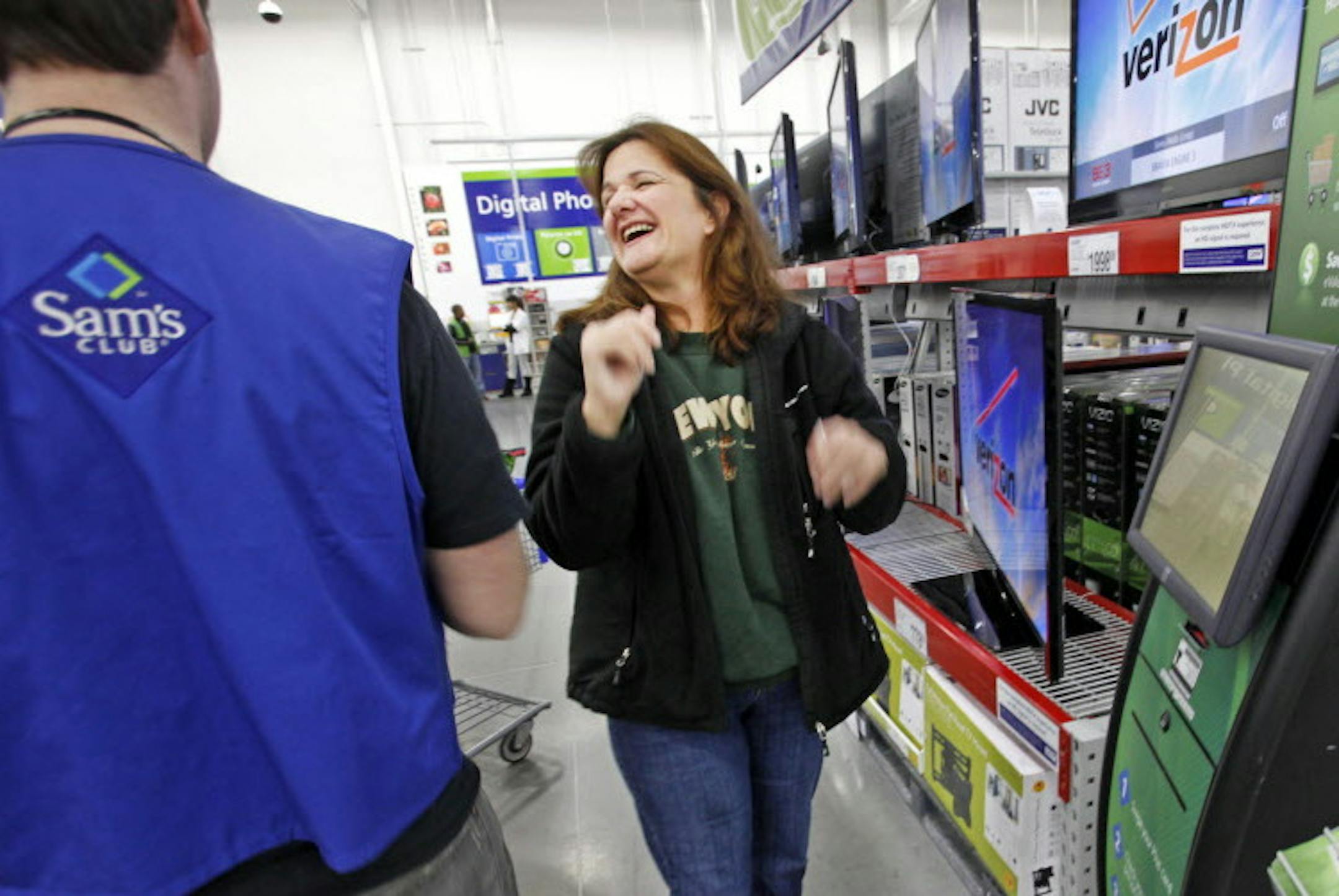 DAVID JOLES ‚Ä¢ djoles@startribune.com - Dec. 30, 2010-St. Louis Park, MN-] Minneapolis-based retailer Fair Isaac is helping retailers determine what customers want to buy using the same behind-the-scenes mathematical forumlas that drive the software company‚Äôs flagship credit scoring product, the FICO score. FICO describes its Retail Action Manager 2.0 as a ‚Äúdecision management system that helps you deliver the right message to the right cus