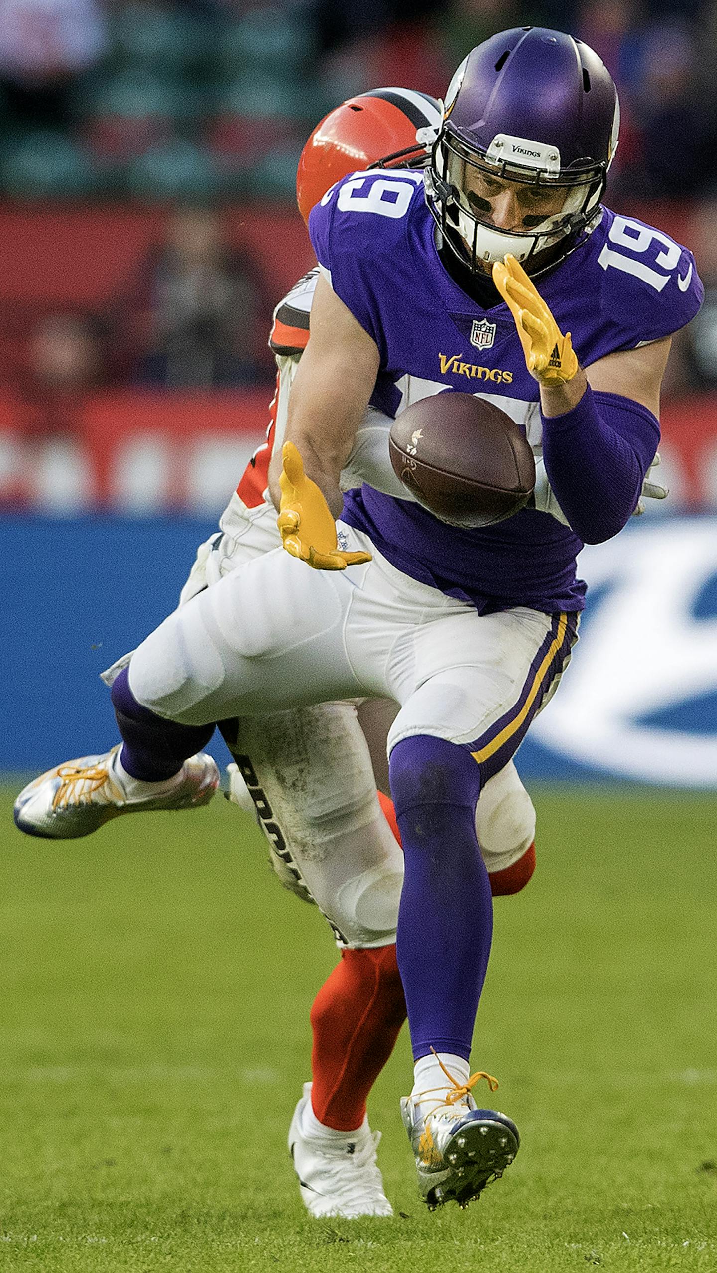 Minnesota Vikings Adam Thielen (19) caught a pass in the third quarter. ] CARLOS GONZALEZ &#xef; cgonzalez@startribune.com - October 29, 2017, London, England, UK, Twickenham Stadium, NFL, Minnesota Vikings vs. Cleveland Browns,