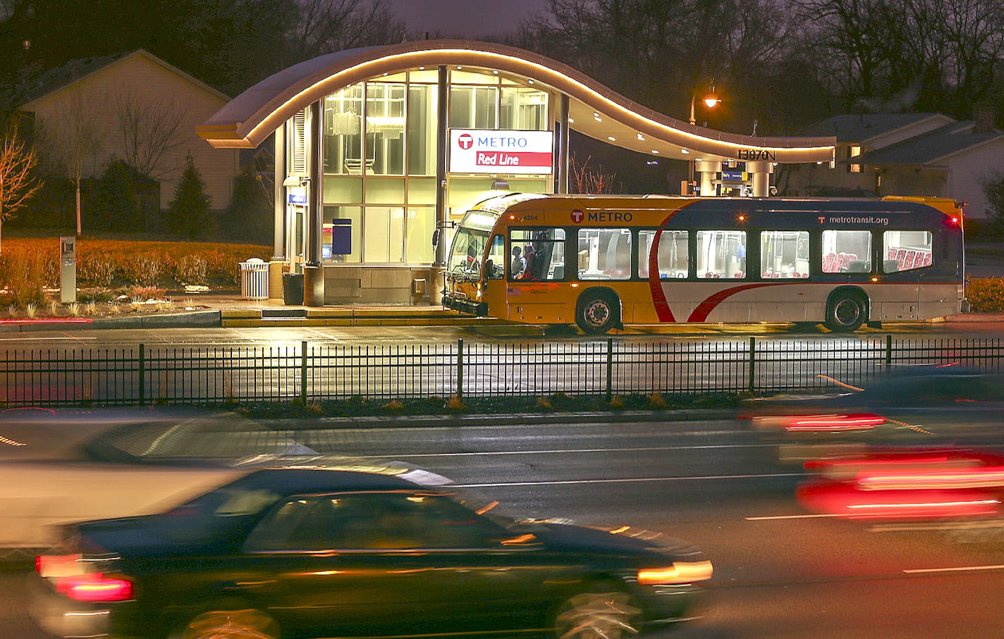 A northbound Red Line bus at the stop at 140th St. in Apple Valley. JEFF WHEELER jeff.wheeler@startribune.com ORG XMIT: MIN1707241950575566