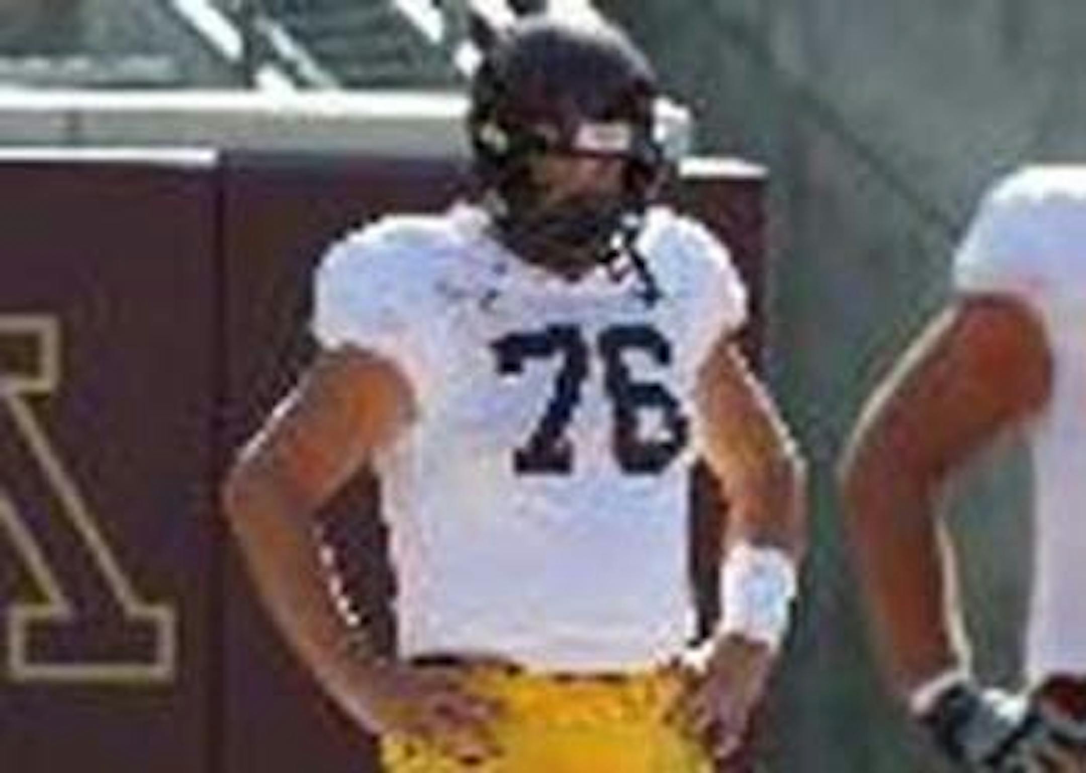 Gophers tackle Jimmy Gjere