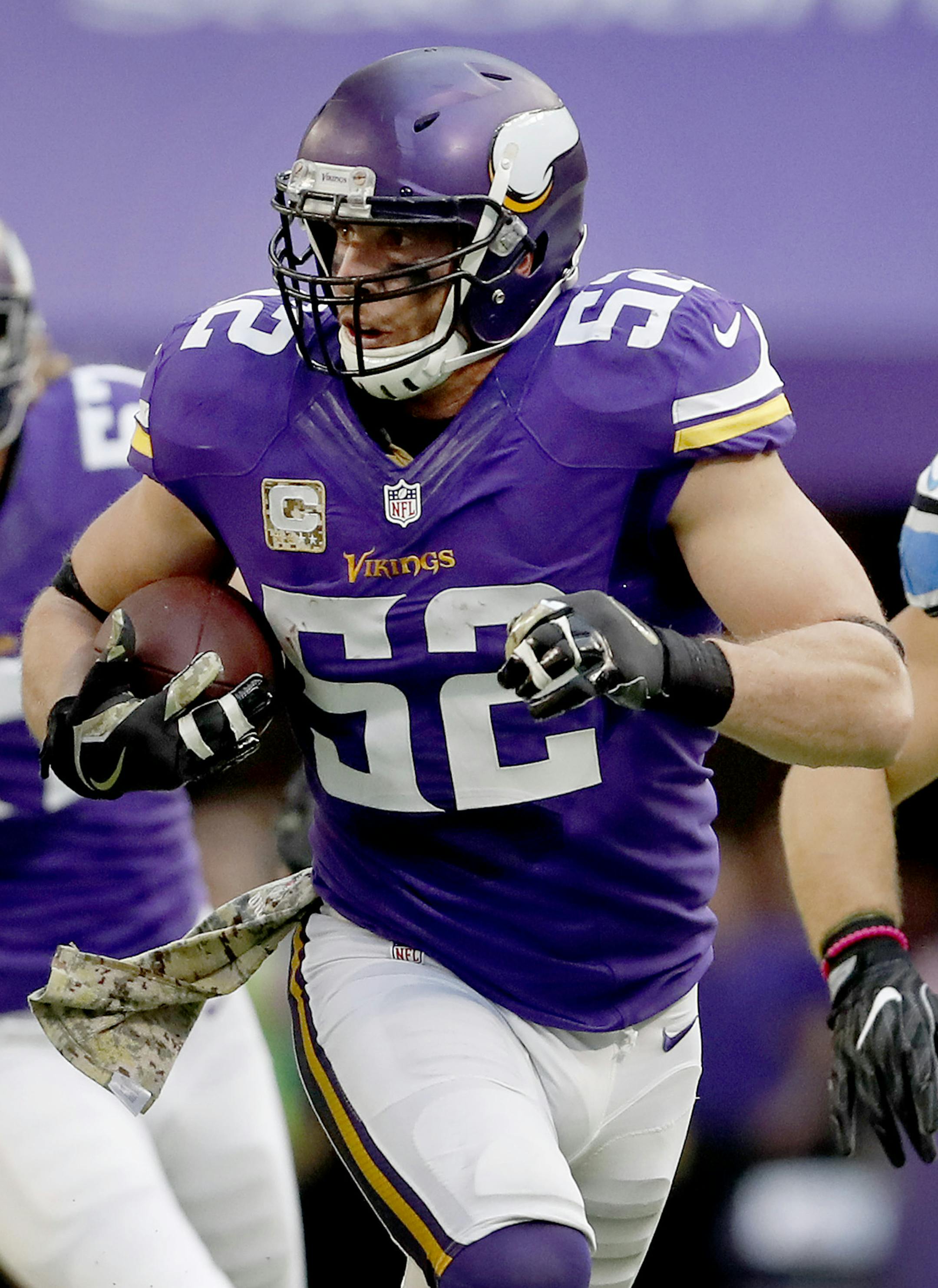 Chad Greenway (52) intercepted a Matthew Stafford pass in the second quarter. ] CARLOS GONZALEZ cgonzalez@startribune.com - November 6, 2016, Minneapolis, MN, US Bank Stadium, NFL, Minnesota Vikings vs. Detroit Lions