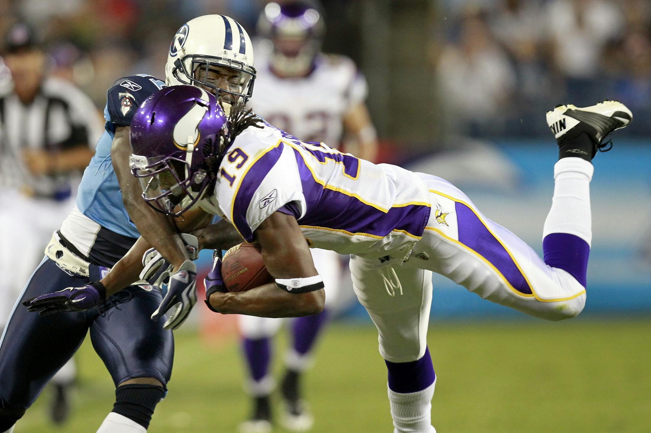 Frank Walker (41) broke up a pass intended for Devin Aromashodu (19) in the second quarter.