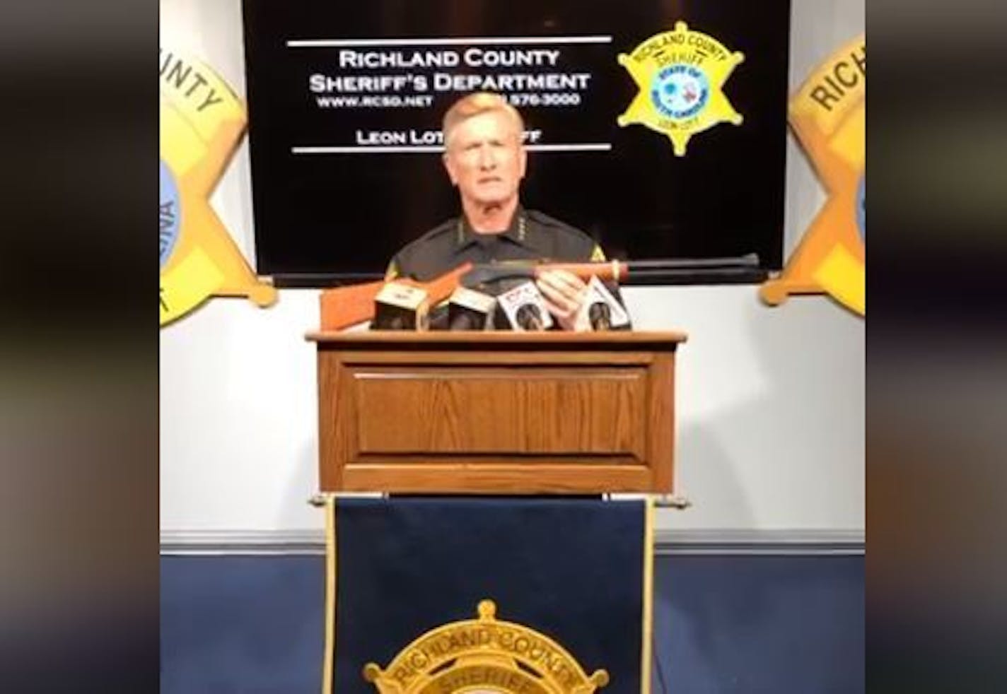 Sheriff Leon Lott of Richland County in South Carolina showed reporters the BB gun that he says Renard Carter used to threaten to shoot law enforcement officers.