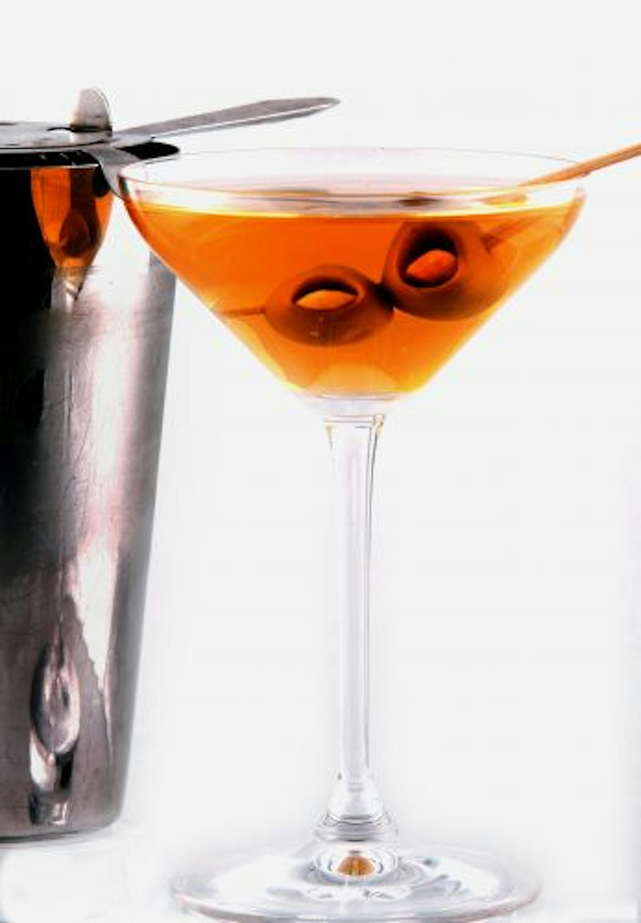 La Belle Vie offers the "Night of the Hunter" cocktail.