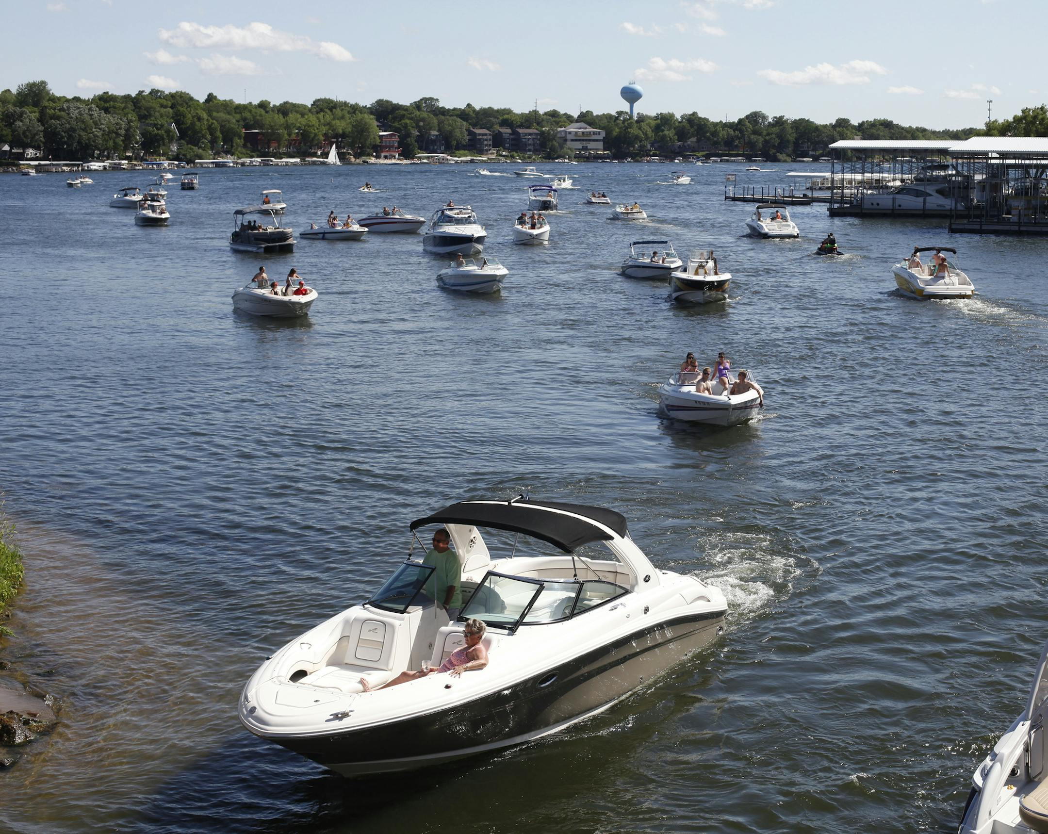 Boat traffic gets heavy on a weekend afternoon as boaters pass from West Lake Okoboji to East Lake Okoboji. (Josh Noel/Chicago Tribune/TNS)