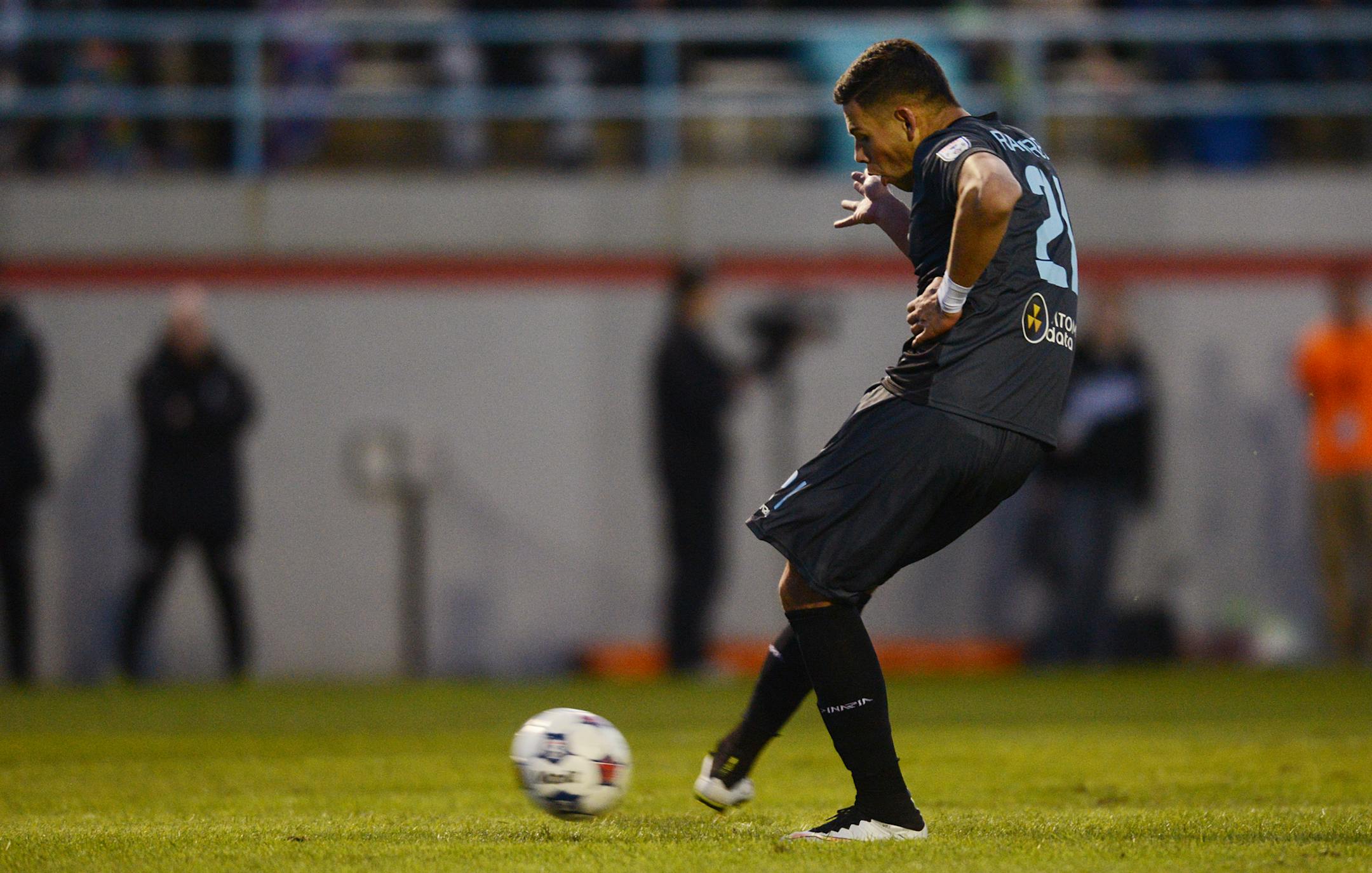 Christian Ramirez makes the second goal of the night for Minnesota United. ] BRIDGET BENNETT SPECIAL TO THE STAR TRIBUNE • bridget.bennett@startibune.com United home-opener against San Antonio April 25, 2015 at National Sports Center in Blaine, MN. The final score was a tie 2-2