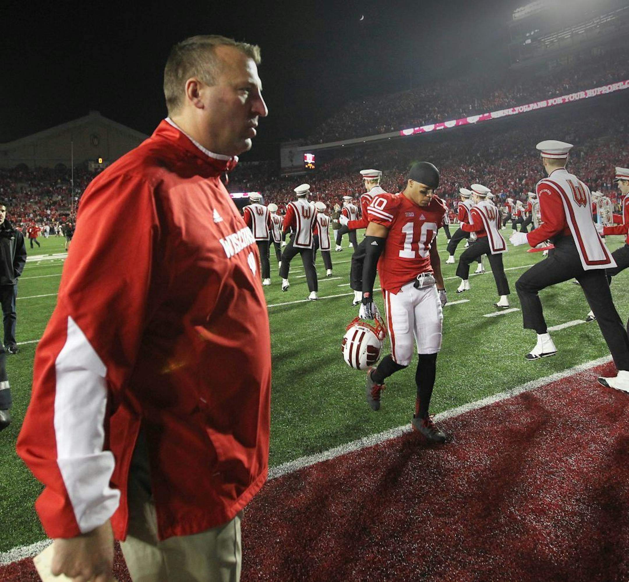 Wisconsin Badgers head coach Bret Bielema