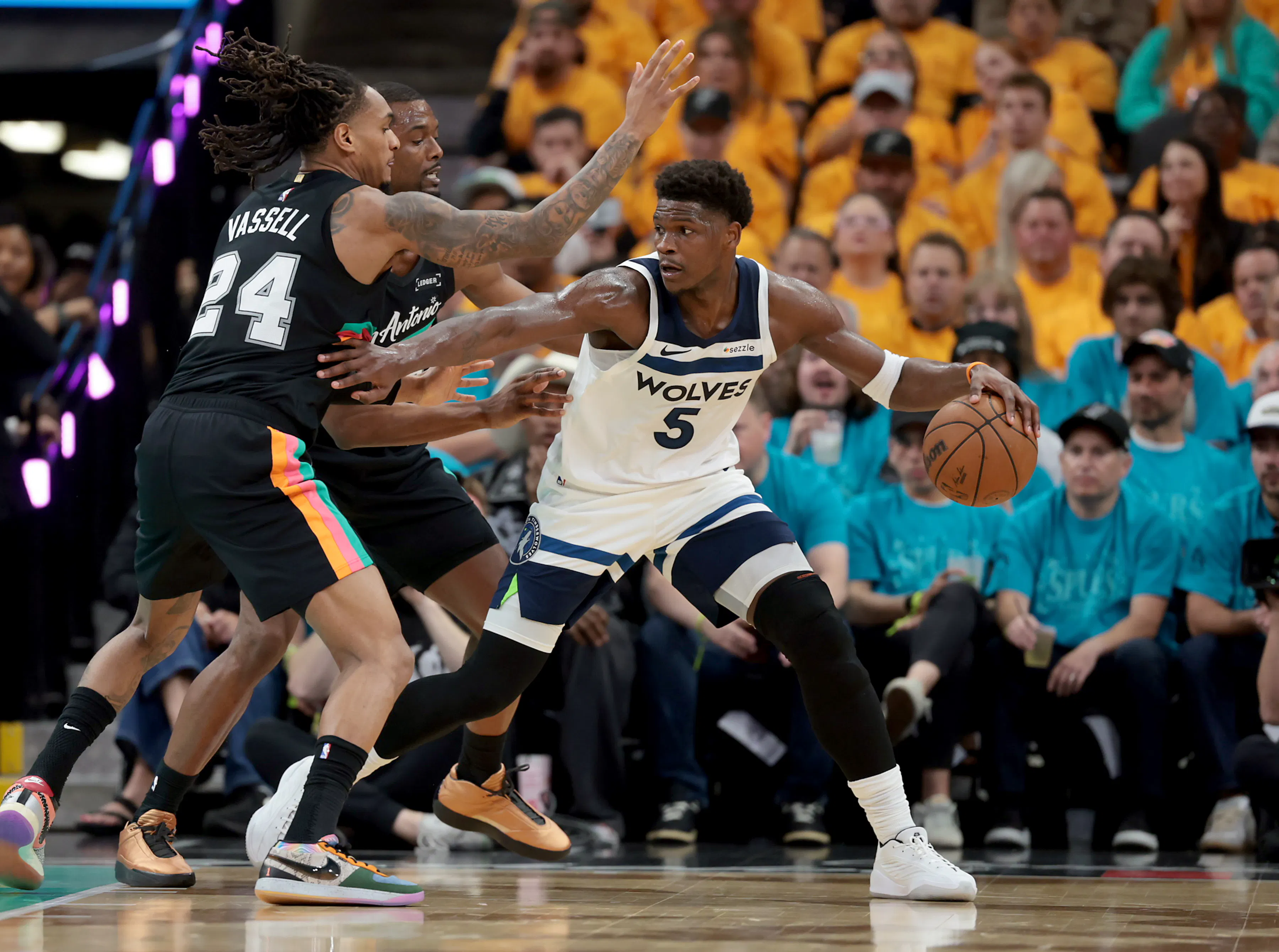 Live: Timberwolves hold off Spurs in Game 1 of NBA Western Conference ...