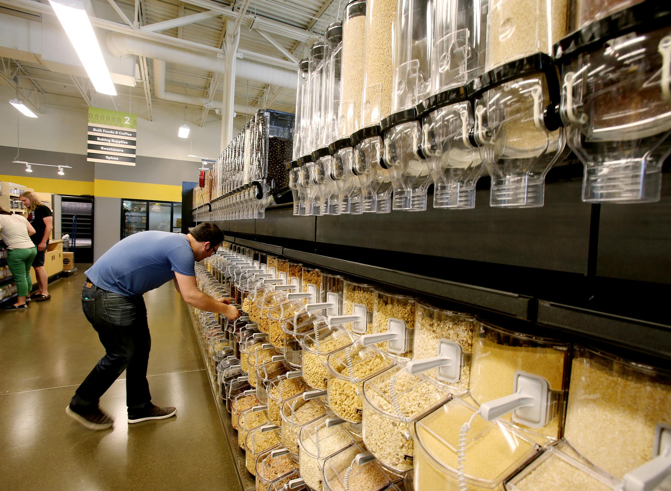 The selves in the bulk foods aisle at Lakewinds Co-op are stocked. ] JOELKOYAMA‚Ä¢jkoyama@startribune Richfield, MN on June 18, 2014.