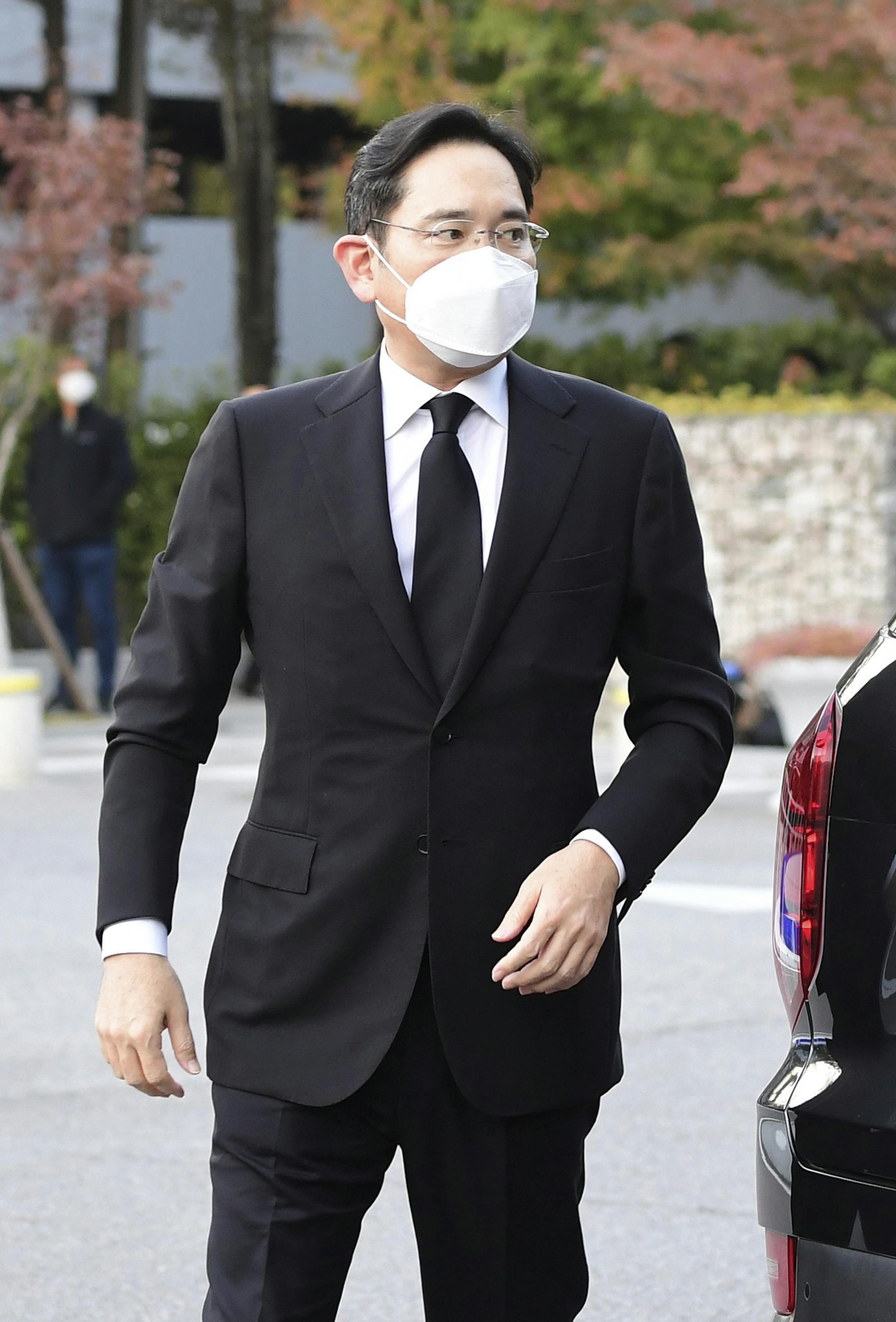 Samsung Electronics Vice Chairman Lee Jae-yong, a son of the late Samsung Electronics chairman Lee Kun-Hee, arrives at a funeral hall in Seoul, South Korea, Sunday, Oct. 25, 2020. Lee Kun-Hee, the ailing Samsung Electronics chairman who transformed the small television maker into a global giant of consumer electronics but whose leadership was also marred by corruption convictions, died on Sunday. He was 78. (Im Hun-jung/Yonhap via AP)