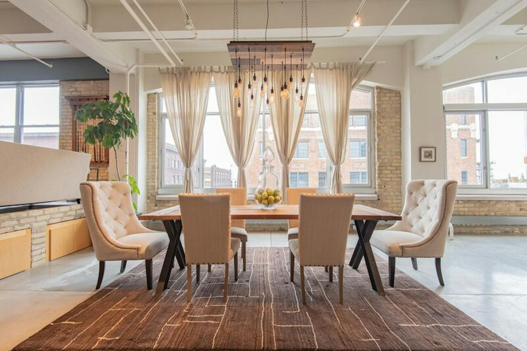 Dining room in Ricky Rubio's condo