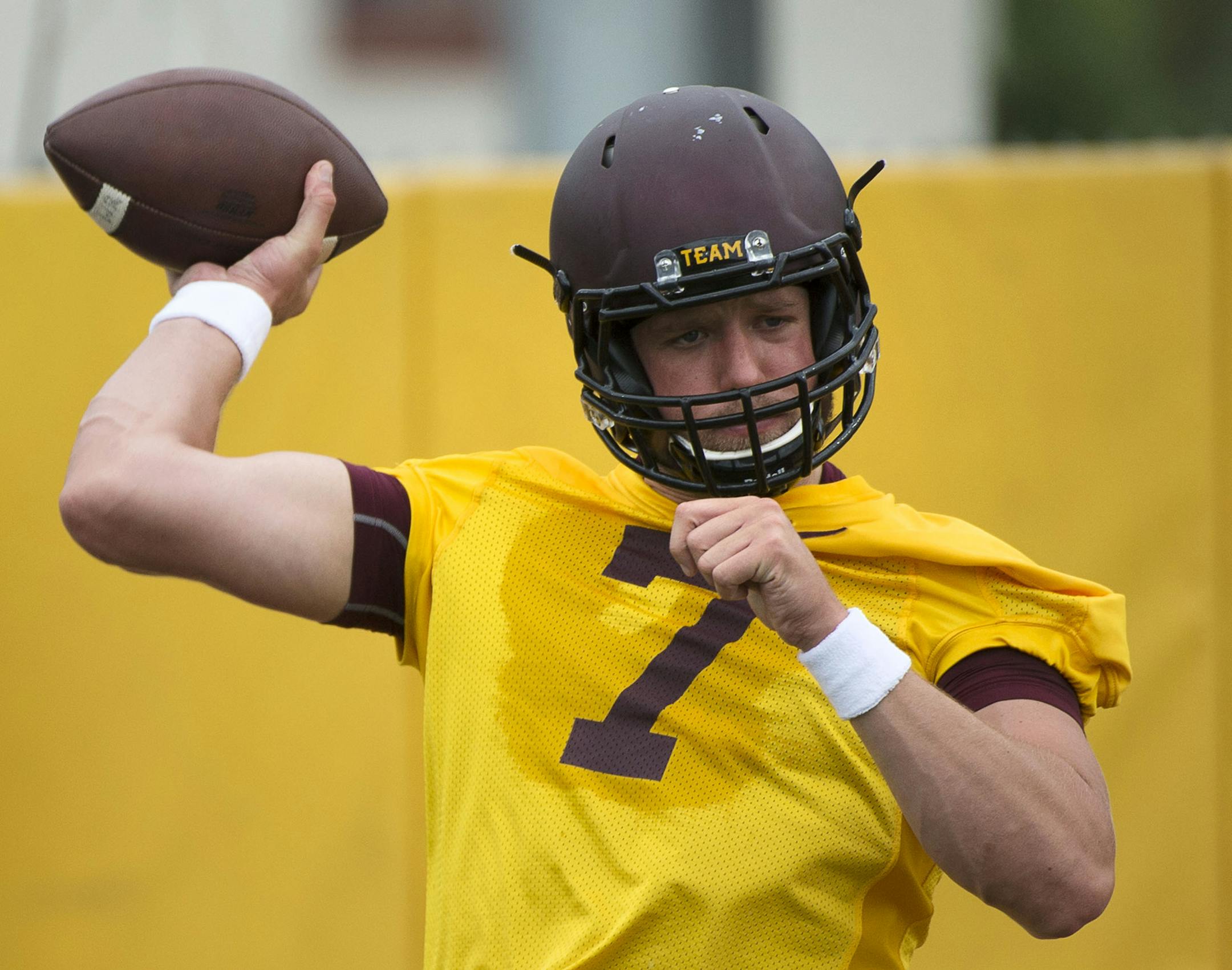 Quarterback Mitch Leidner prepared to throw the ball for practice drills during the second practice of the season for Gophers football at Gibson-Nagurski field, in Minneapolis, Minn. on Saturday August 8, 2015. ] RACHEL WOOLF · rachel.woolf@startribune.com