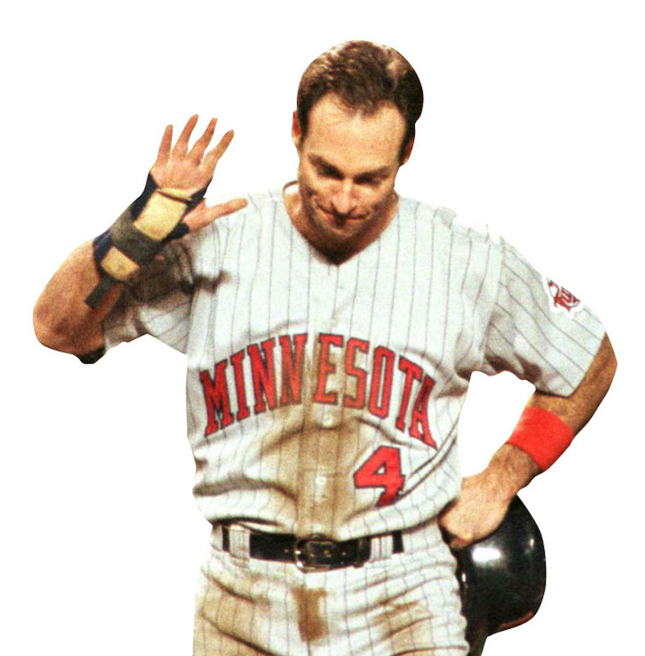 Paul Molitor finally got his 3,000 hit in the fifth inning Monday night at Royals stadium against Kansas City. -- Molitor accepts the Royals Stadium crowdÌs applause while waiting for play to begin after hitting #3000. ORG XMIT: MIN2014110419400476 ORG XMIT: MIN1411041944354362