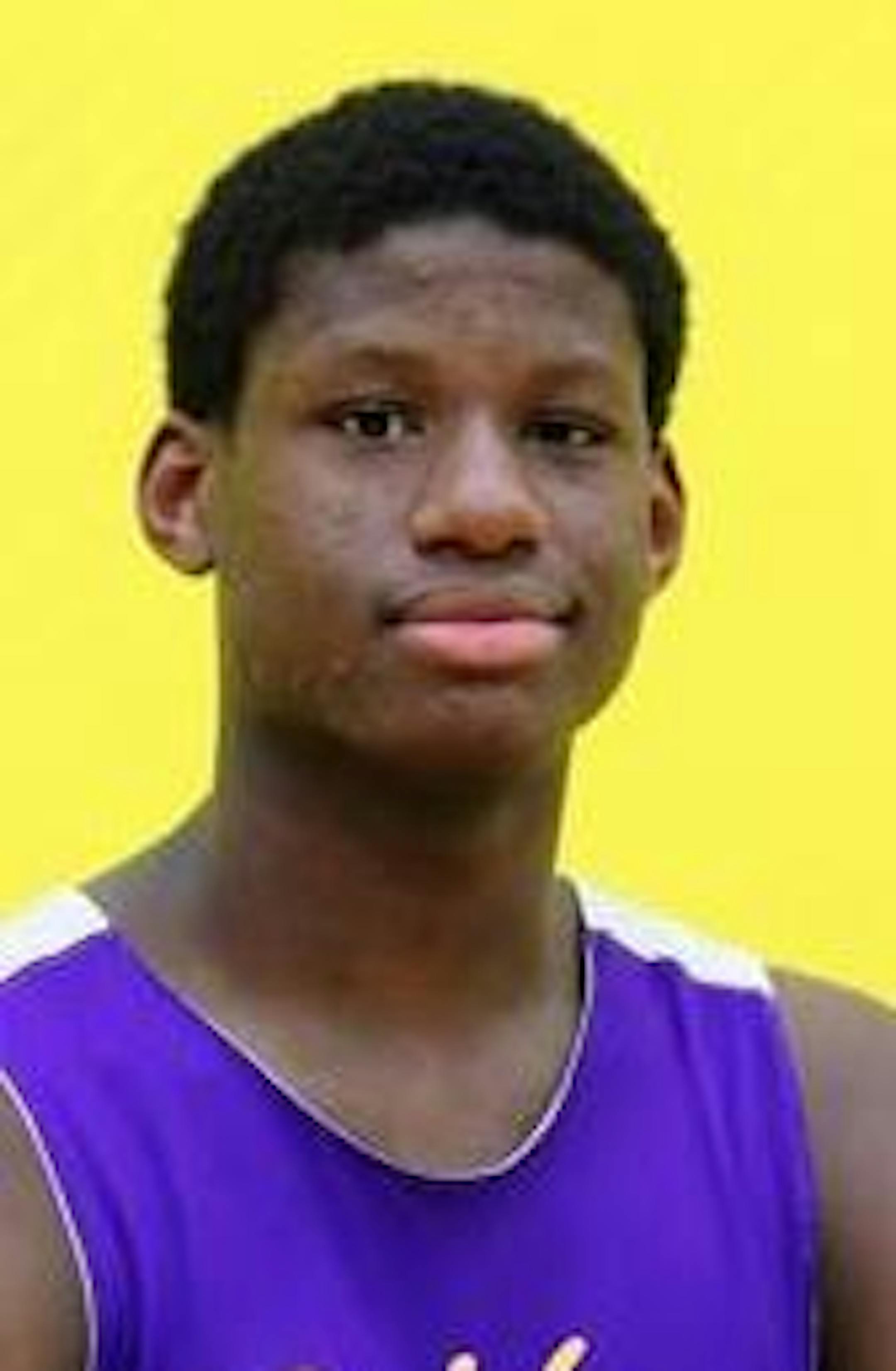 Daniel Oturu, Cretin-Derham Hall basketball, soph., 2015-16