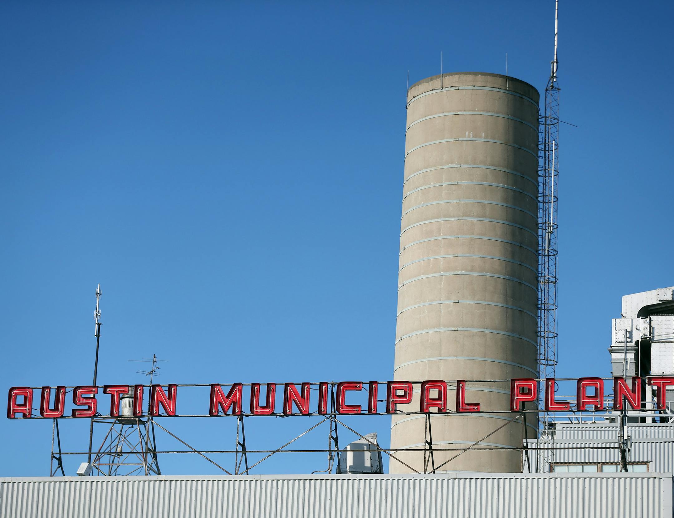 An exterior photo of the Austin Power Plant taken Wednesday January 27, 2016 in Austin, MN. ] Austin residents are pushing back on a plan to demolish the old power plant and put a recreation center in its place. The city has a troubling history of tearing down its best buildings, some say, and ought to think twice before getting rid of this one, with its red brick and beautiful rooms. But folks with Vision 2020, the group behind the plan, believe its central location will be key to a revitalized