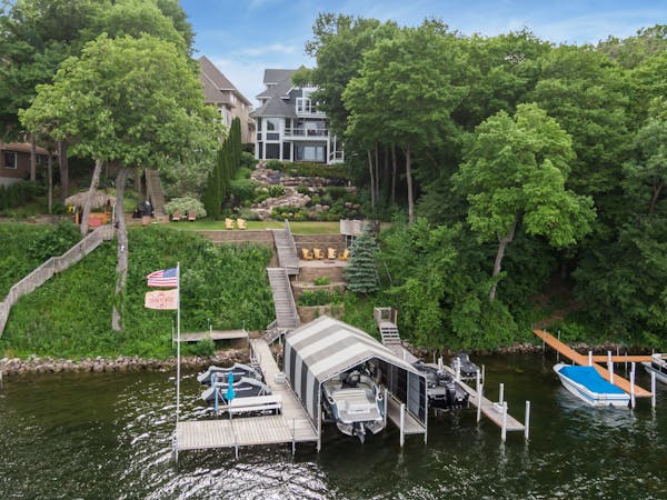 P.J. Fleck's Mound vacation home lists for $2.5 million