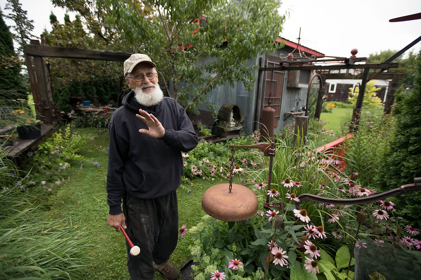Minnesota sculptor creates a garden as his gallery