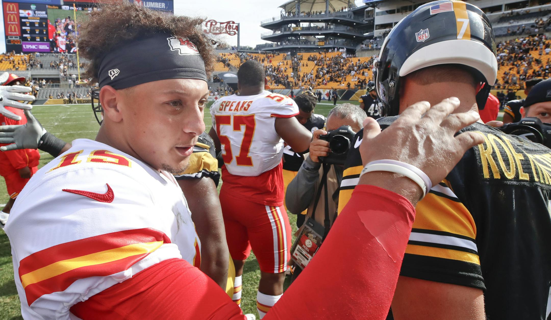 Kansas City Chiefs quarterback Patrick Mahomes (15), left, greets Pittsburgh Steelers quarterback Ben Roethlisberger (7) after an NFL football game, Sunday, Sept. 16, 2018, in Pittsburgh. (AP Photo/Gene J. Puskar)
