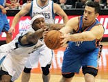 Dante Cunningham and Nick Collison fought for control of the ball.