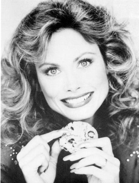 July 29, 1992 Debbi Fields When you bite into a Mrs. Fields chocolate chip cookie and conjure an image of the woman behind all that dough and chocolat