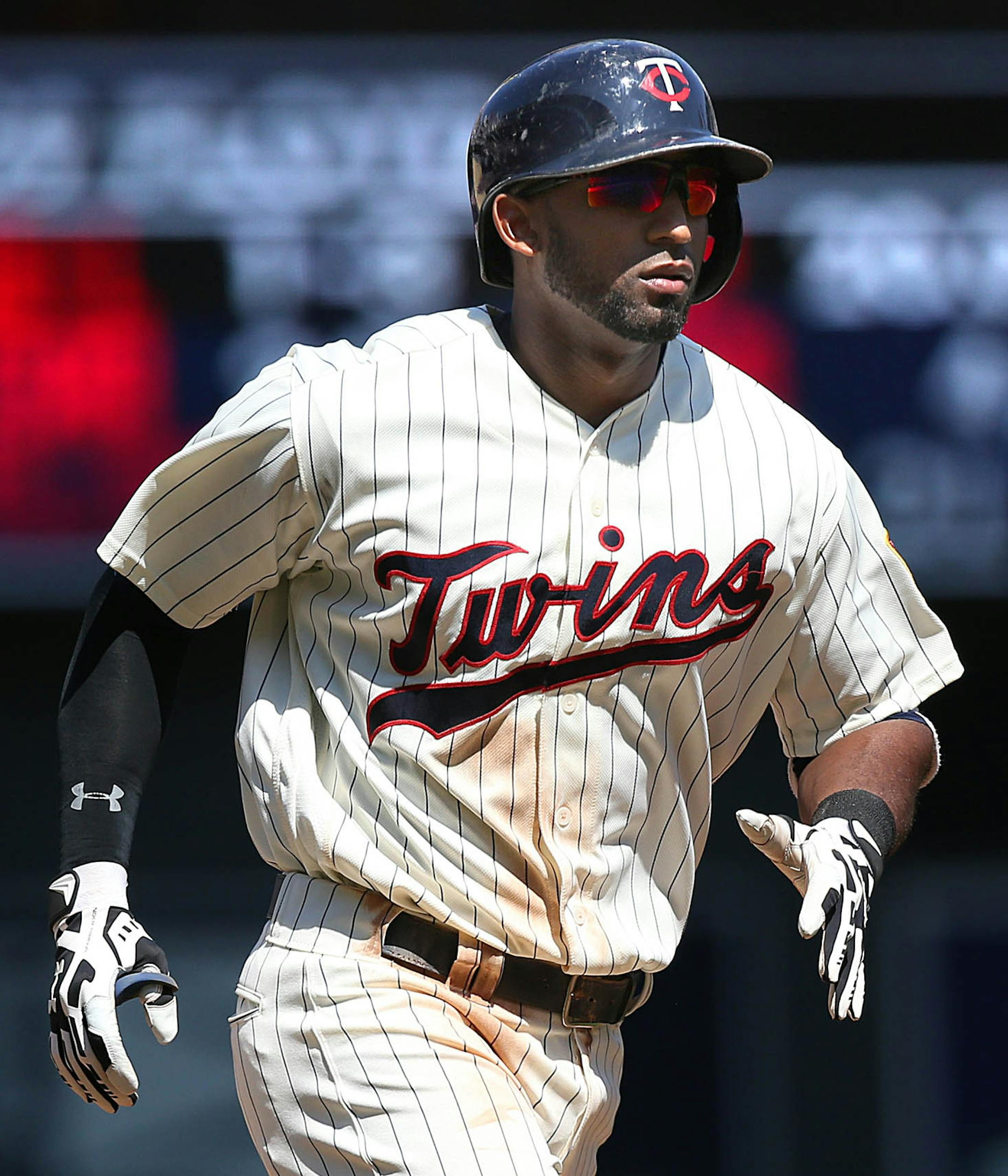 Minnesotaís Eduardo Nunez hit a three-run home run in the eighth inning. ] JIM GEHRZ ï james.gehrz@startribune.com / Minneapolis, MN / May 21, 2016 1:10 PM ñ BACKGROUND INFORMATION: Twins vs Toronto at Target Field. The Twins won the game, 5-3.