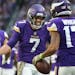 Vikings quarterback Case Keenum celebrated a long Adam Thielen touchdown with receiver Jarius Wright on Sunday.