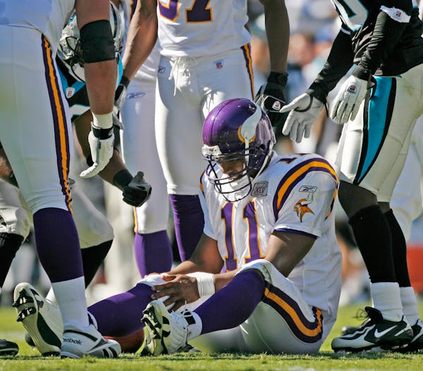 The last true franchise quarterback the Vikings employed, Daunte Culpepper (11), had his career path ruined because of a knee injury.
