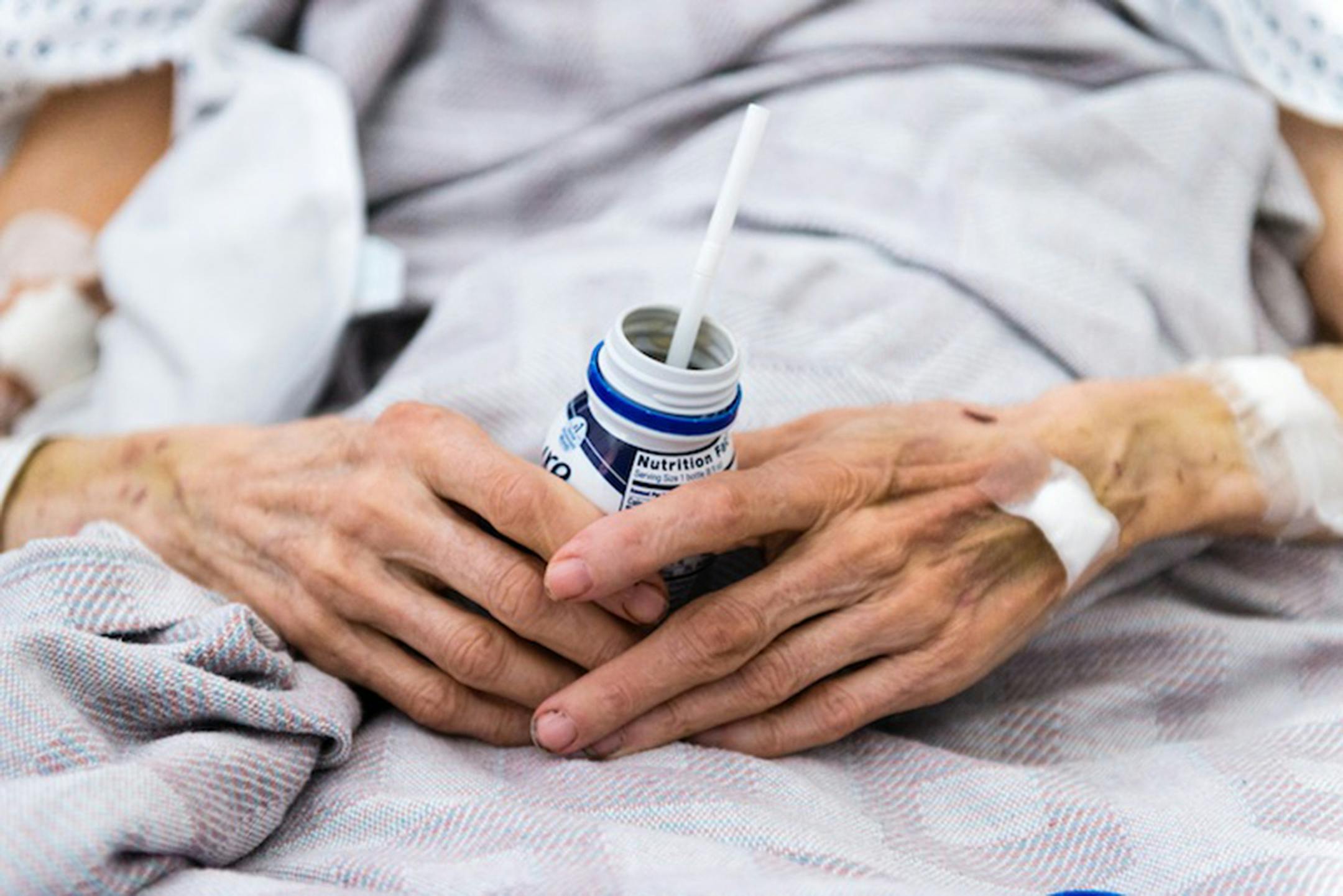 Ron Schwarz, 79, says he has hardly been able to eat since being admitted to the hospital. (Heidi de Marco/KHN)