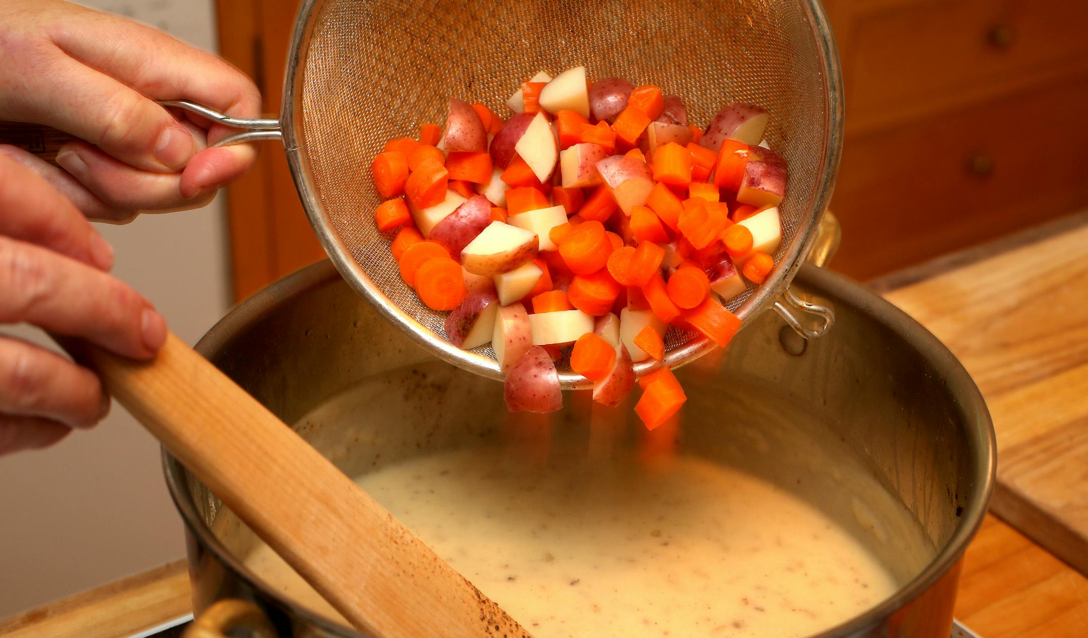 Turkey pot pie. Minneapolis, MN on October 31, 2013. ] JOELKOYAMA‚Ä¢joel koyama@startribune
