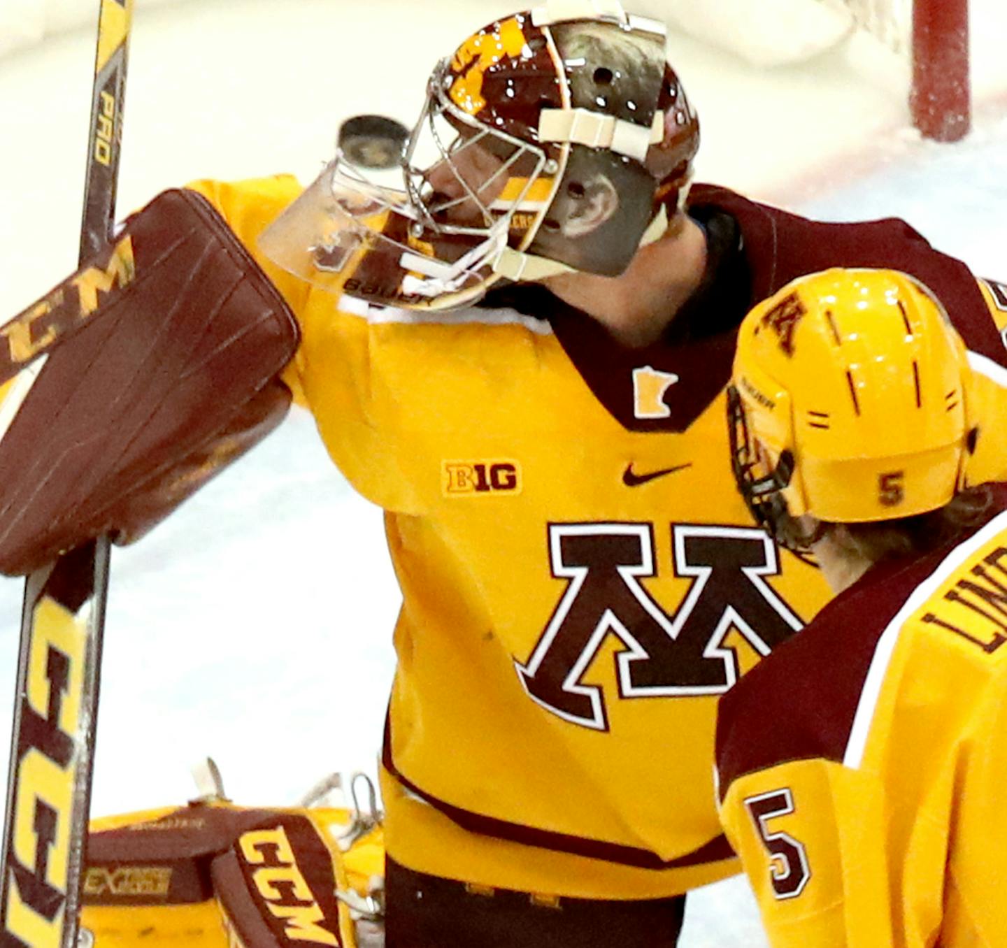 University of Minnesota goalie Eric Schierhorn (37) got a good look at a second period goal by Penn State&#xed;s Denis Smirnov (25) Friday, Oct. 13, 2017, at 3M Mariucci Arena in Minneapolis, MN.
DAVID JOLES &#xef; david.joles@startribune.com Gophers vs Penn State