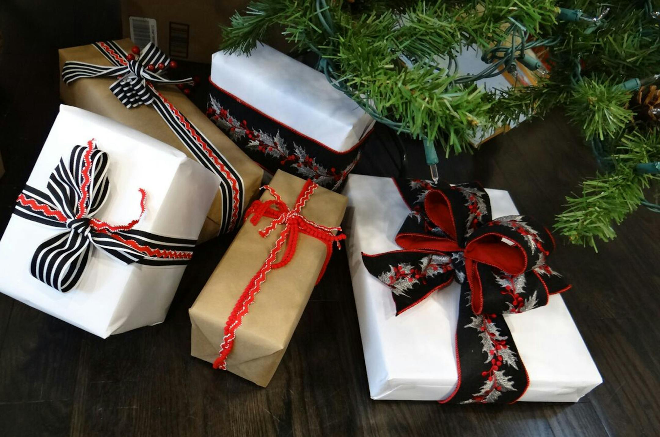 Holiday gifts, Nordic room ORG XMIT: MIN1711081611191106