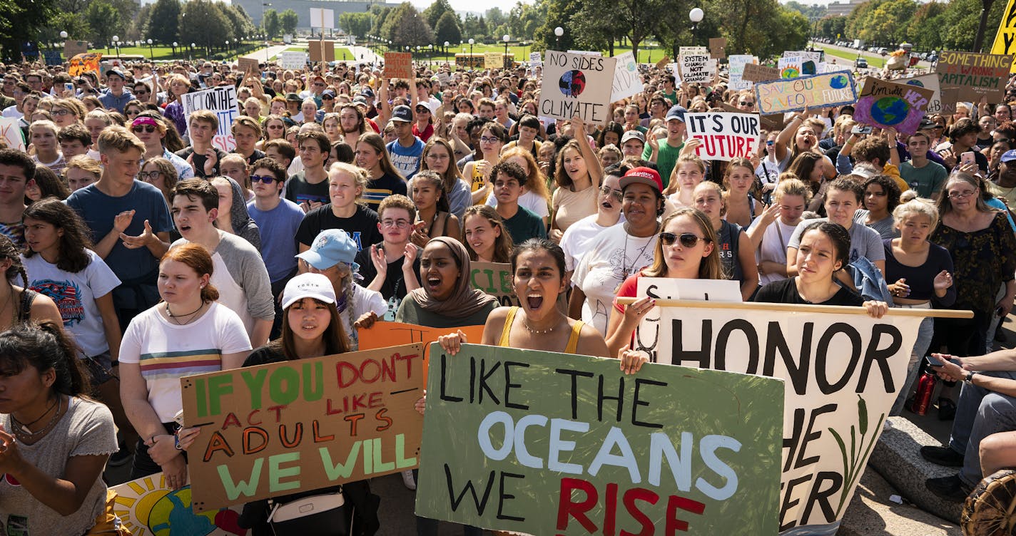 Protesters gathered at the Capitol to protest climate change inaction. ] LEILA NAVIDI &#x2022; leila.navidi@startribune.com BACKGROUND INFORMATION: Hundreds of protesters gathered to march from Western Sculpture Park in St. Paul to rally at the Minnesota Capitol to call for government action to fight climate change, part of a global day of climate protest on Friday, September 20, 2019.